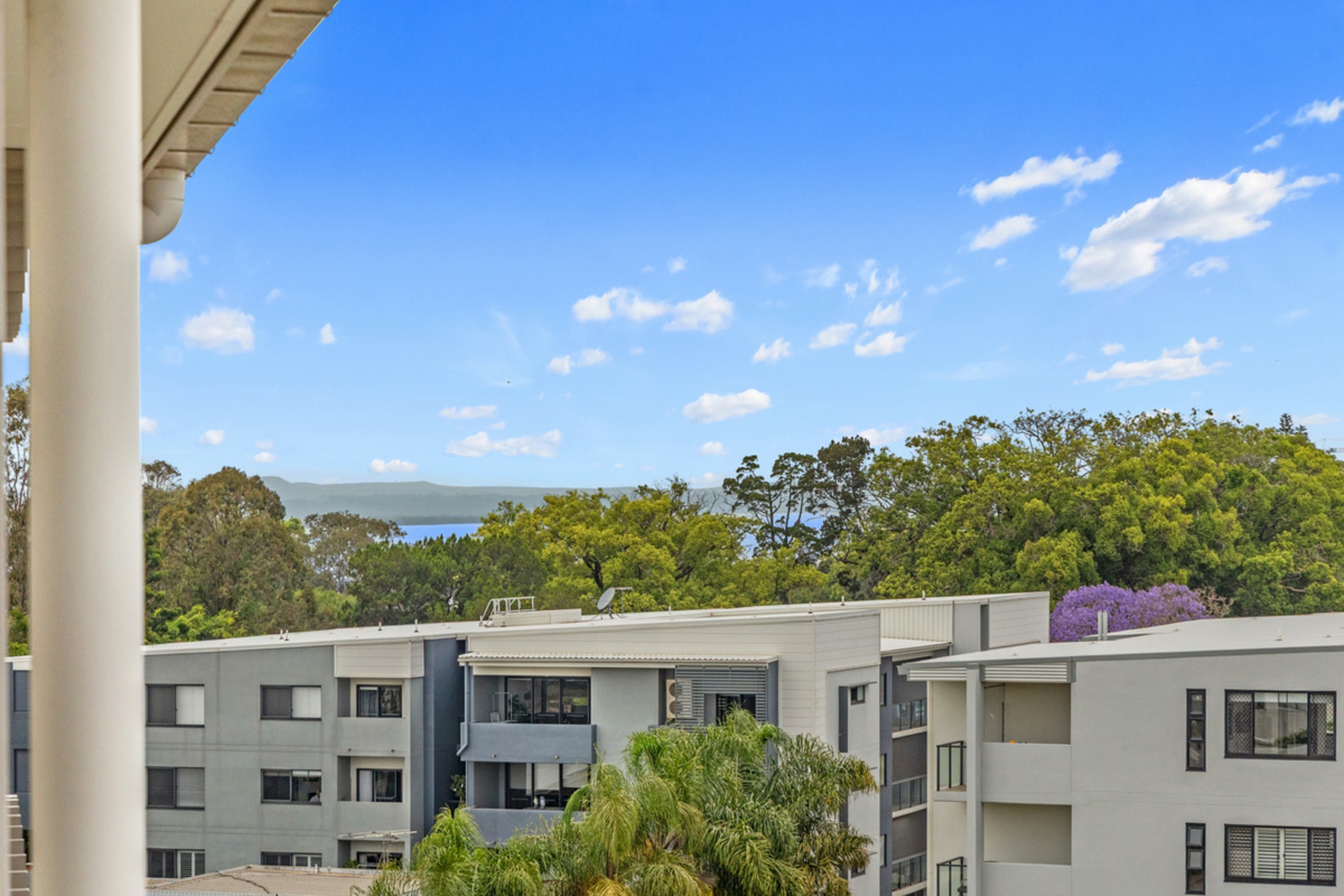 24/136 Broadwater Terrace — photo 12 of 16