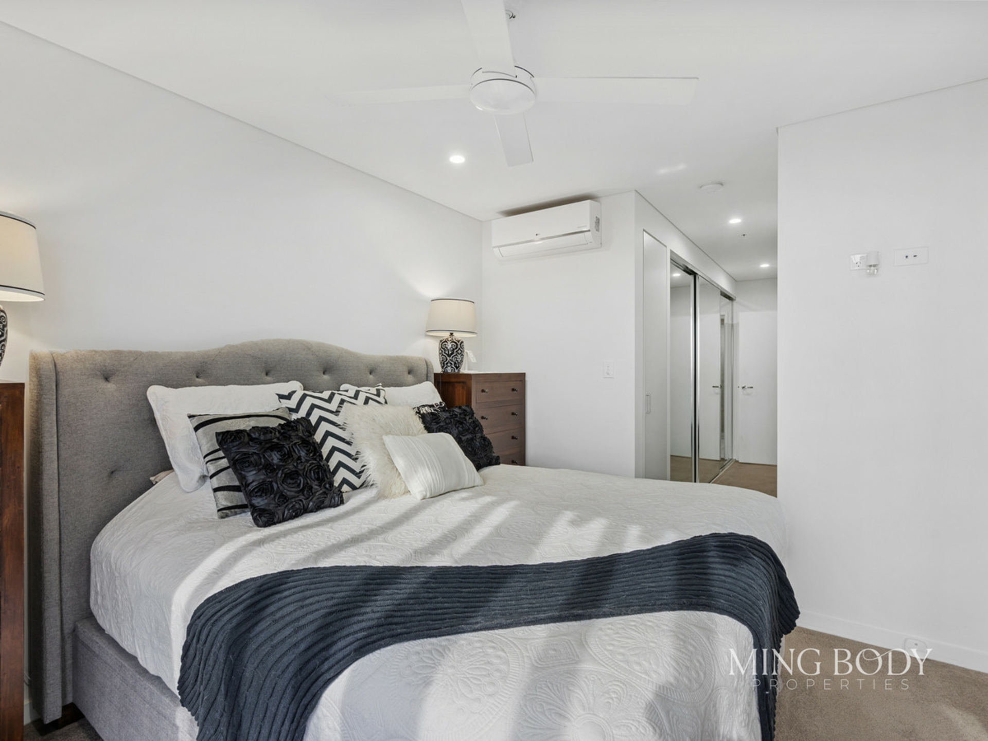 5404/221 Bloomfield Street — photo 15 of 28