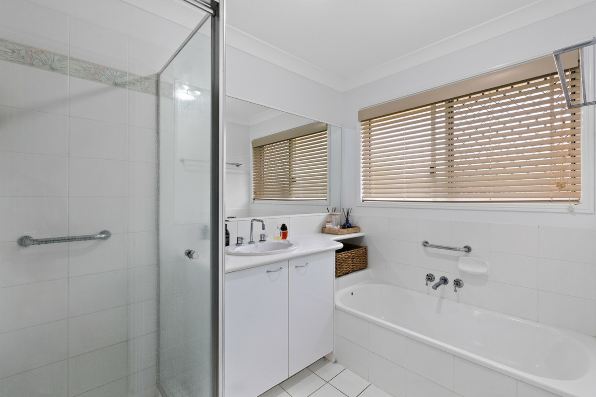 2/10 Constance Court — photo 16 of 23