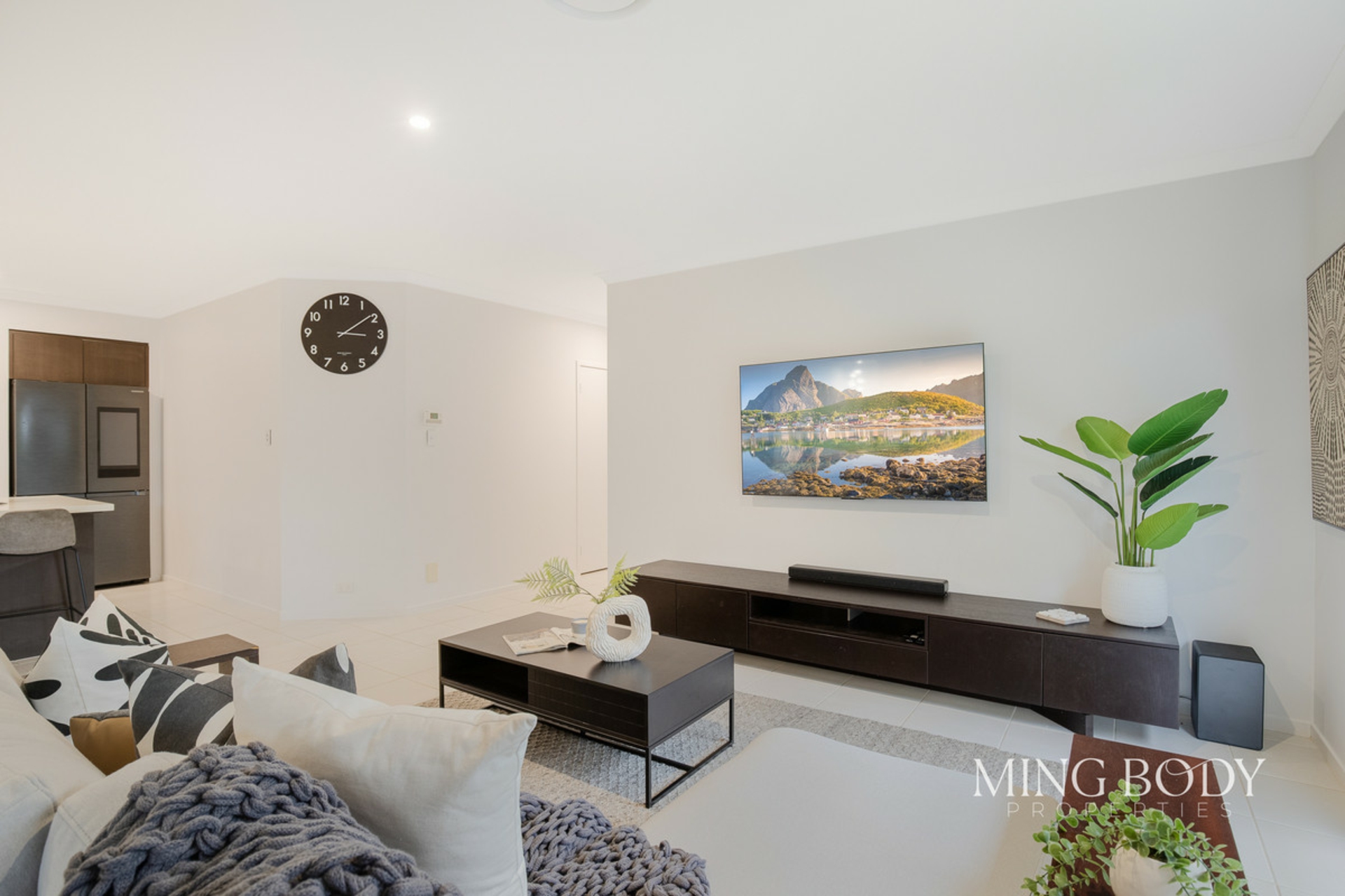 12 Nadine Crescent — photo 7 of 30