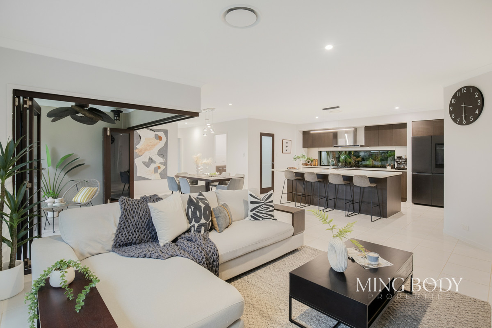 12 Nadine Crescent — photo 8 of 30