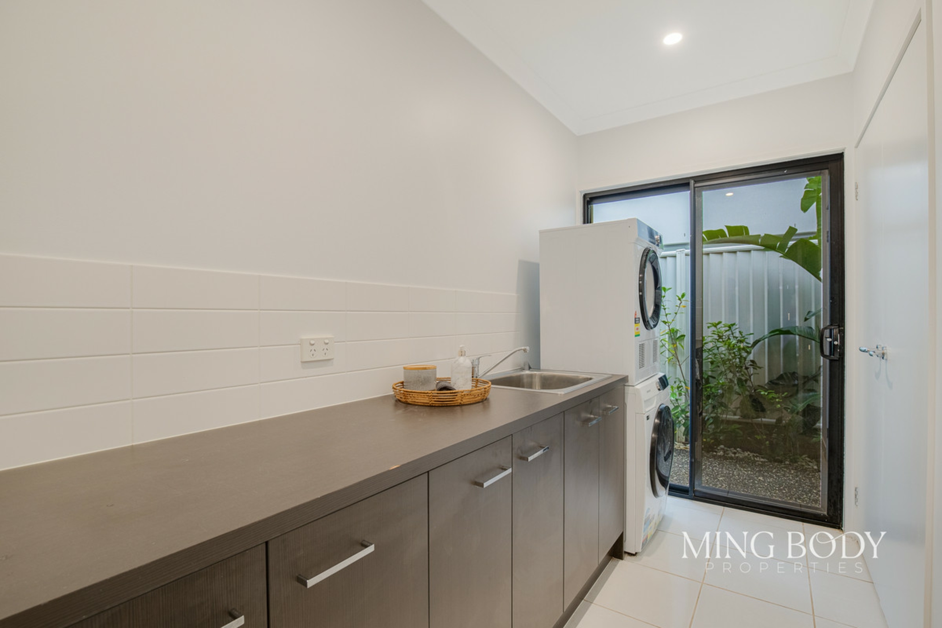 12 Nadine Crescent — photo 26 of 30