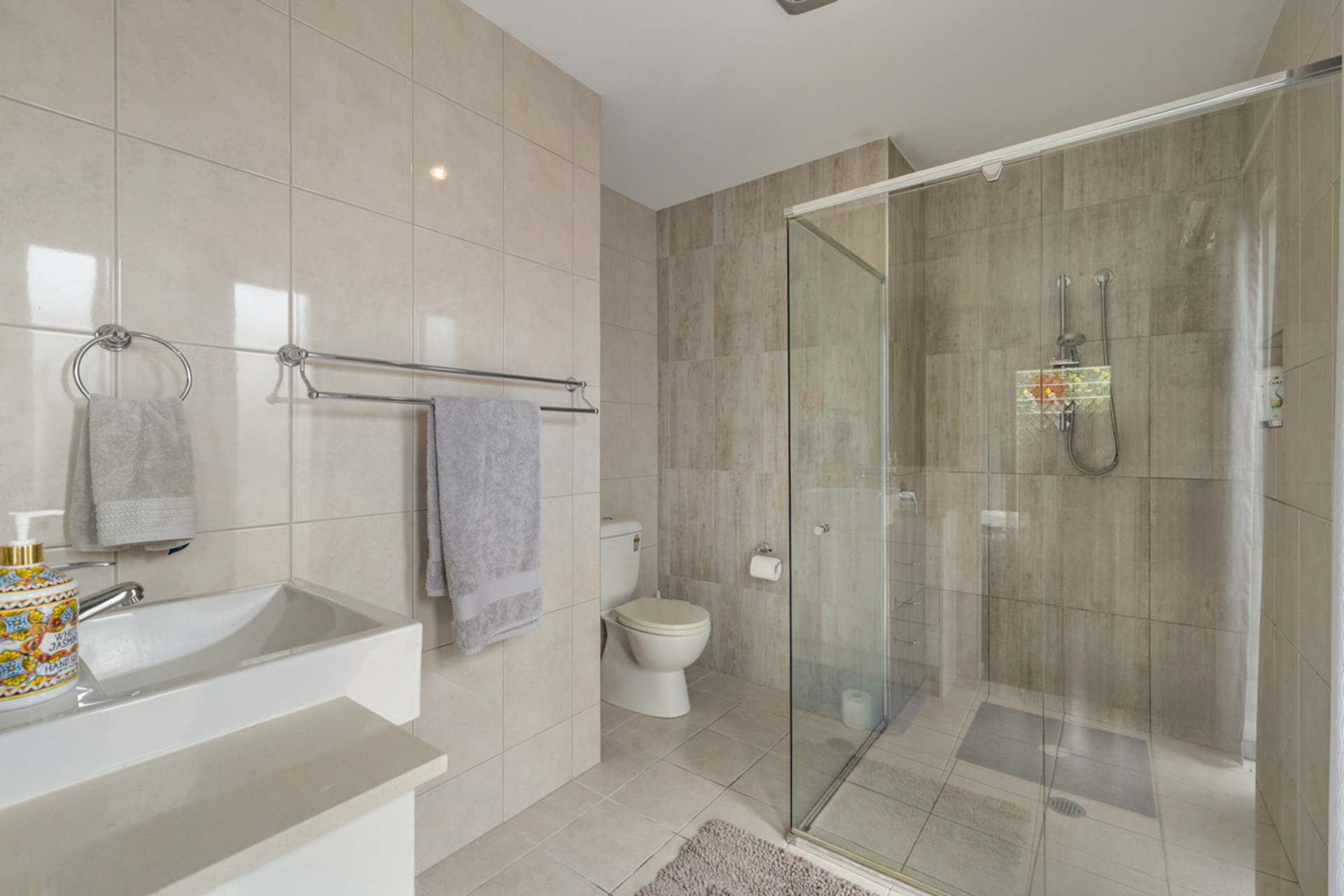 87 Bankswood Drive — photo 4 of 19