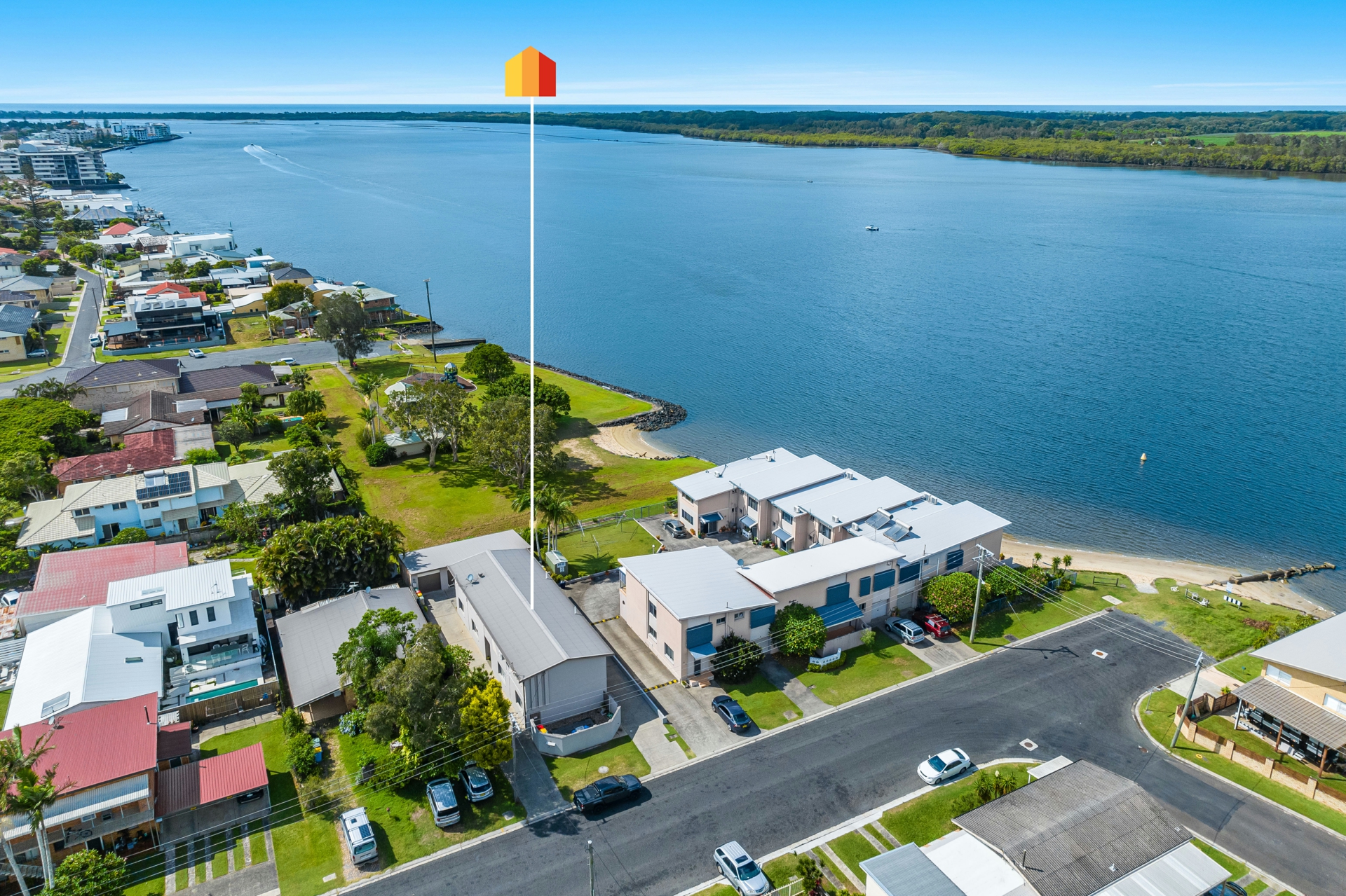 4/5 Henry Philp Avenue — photo from LJ Hooker Ballina