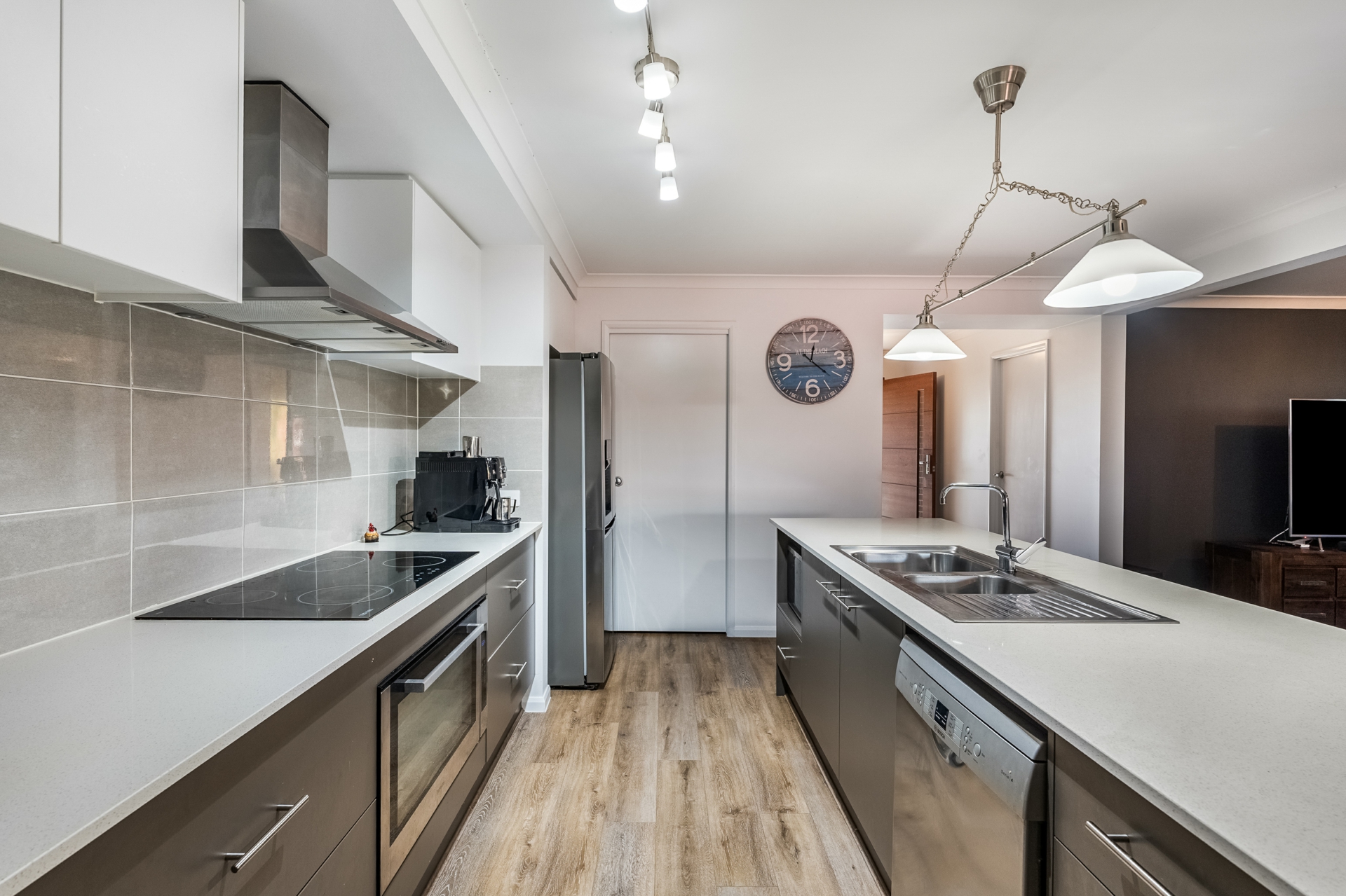 35 Leach Crescent — photo 6 of 19