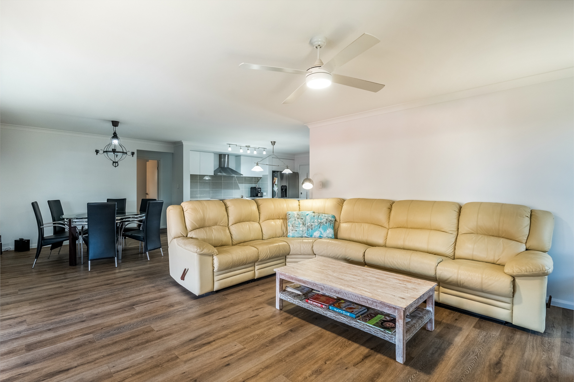 35 Leach Crescent — photo 7 of 19