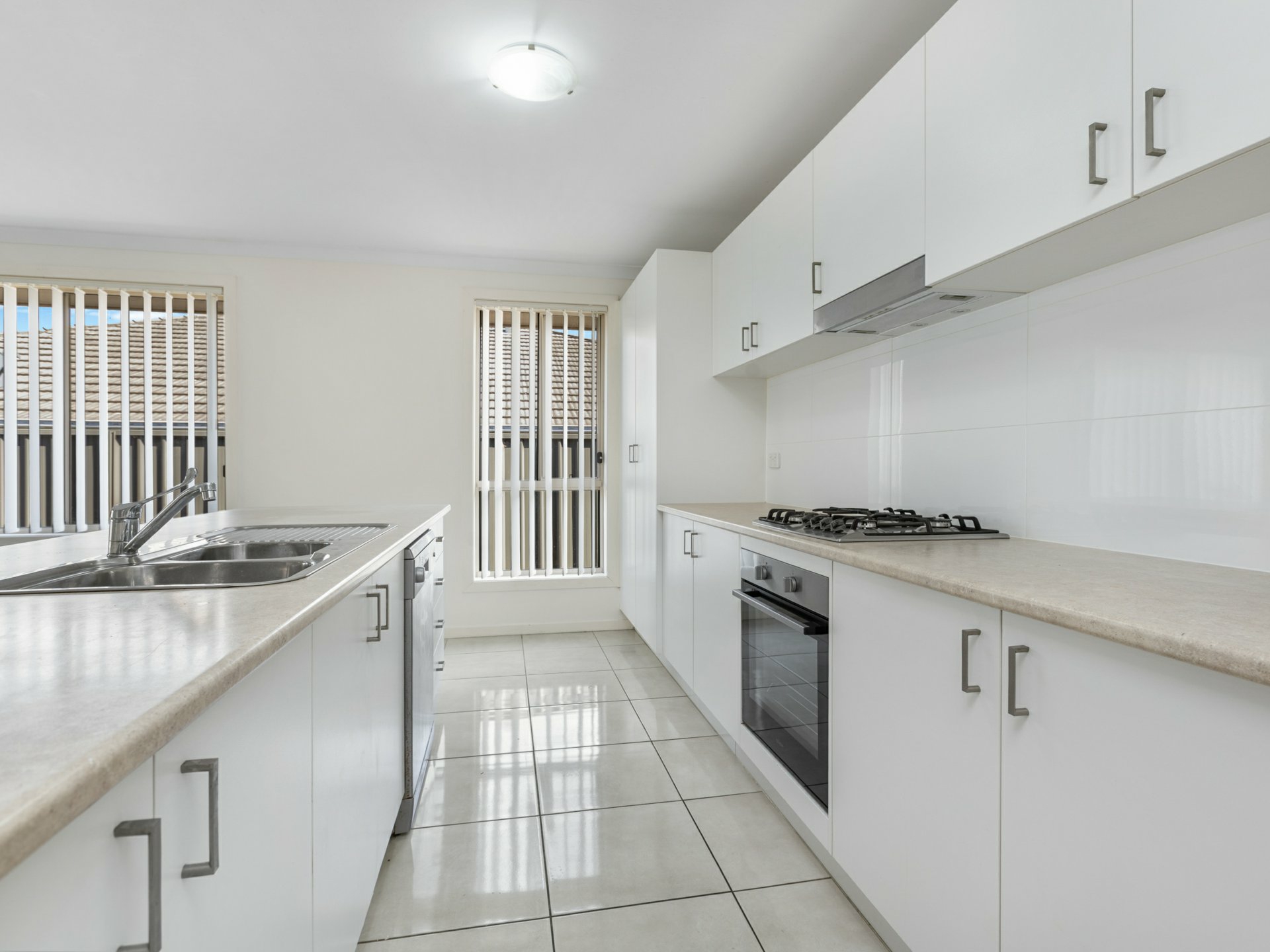 23 Moorebank Road — photo 3 of 15