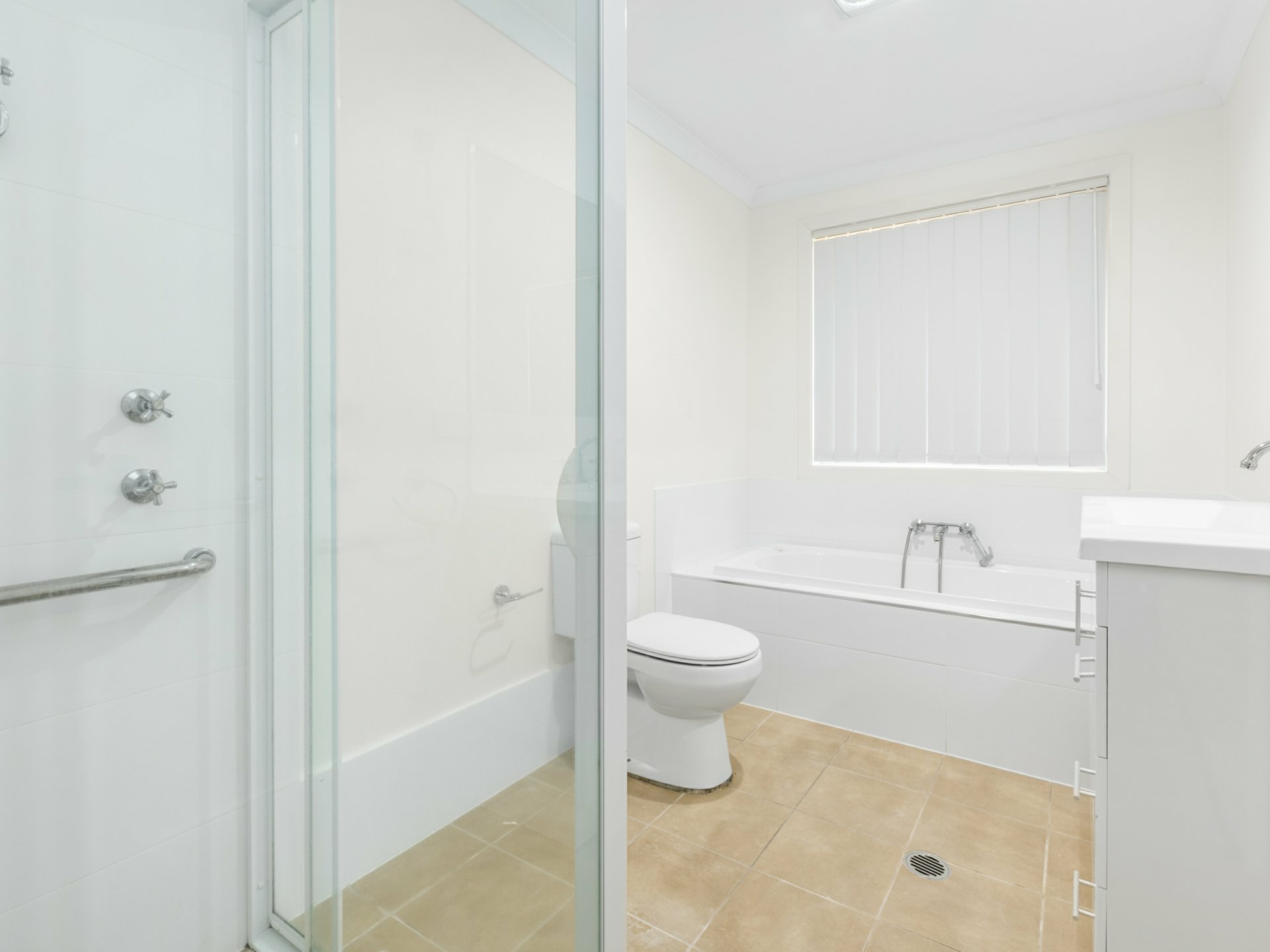 23 Moorebank Road — photo 4 of 15