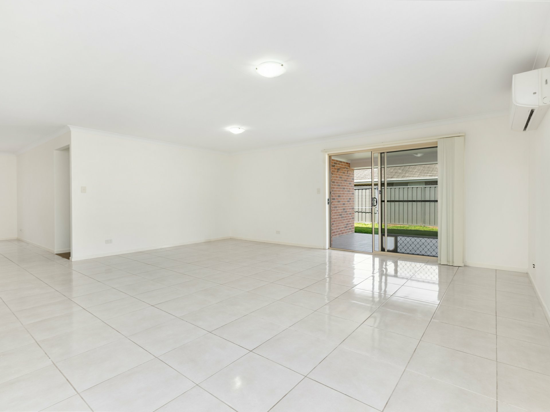 23 Moorebank Road — photo 8 of 15
