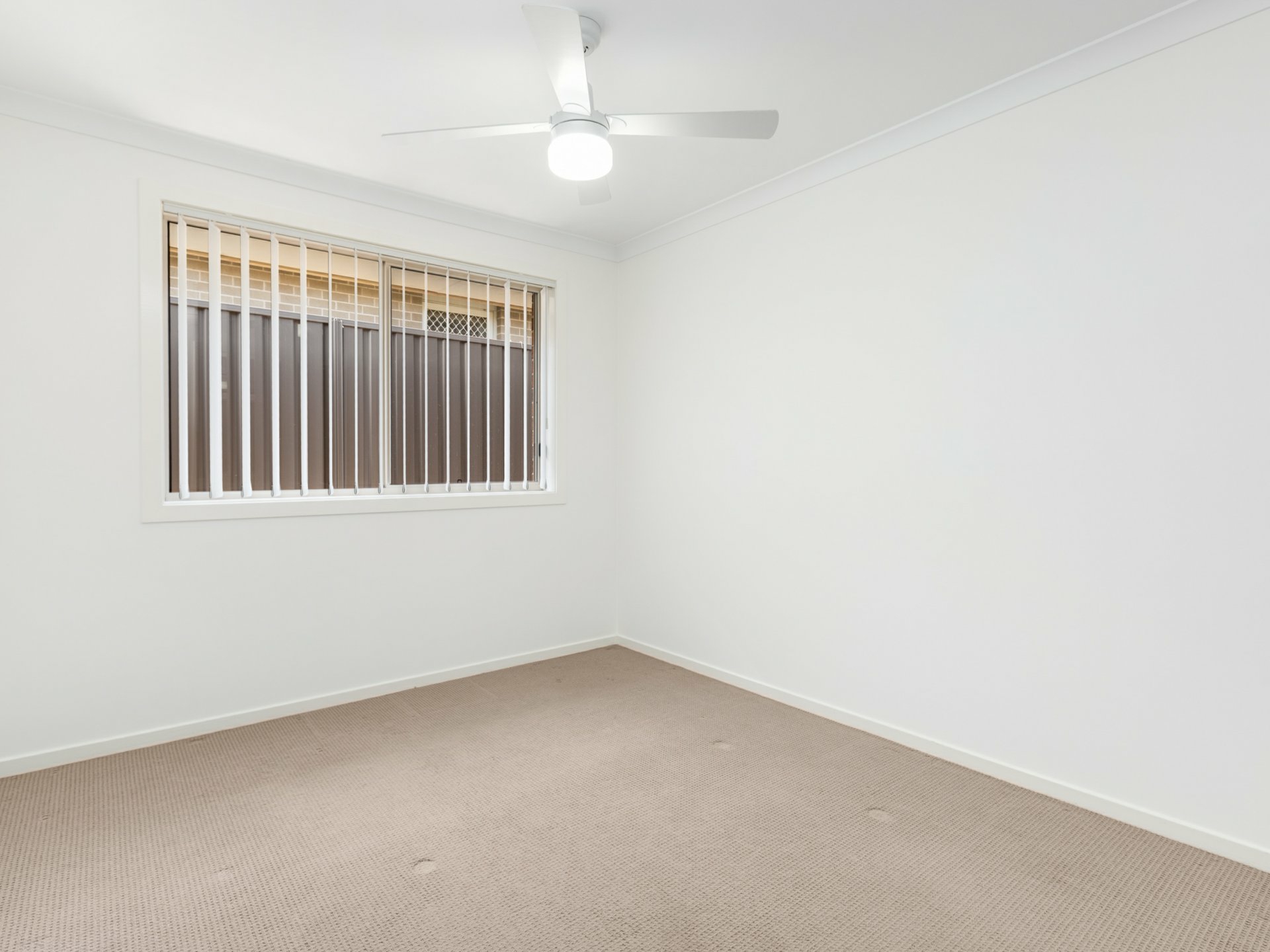23 Moorebank Road — photo 10 of 15