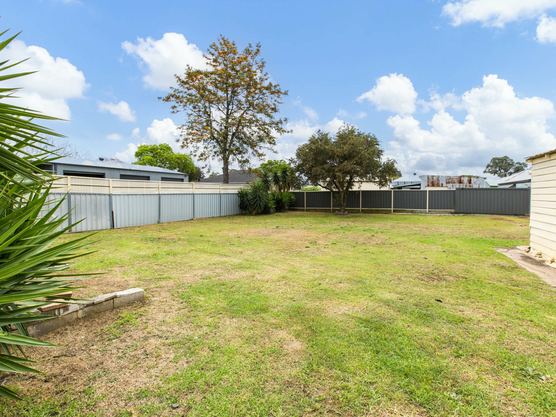 86 Aberdare Road — photo 2 of 15