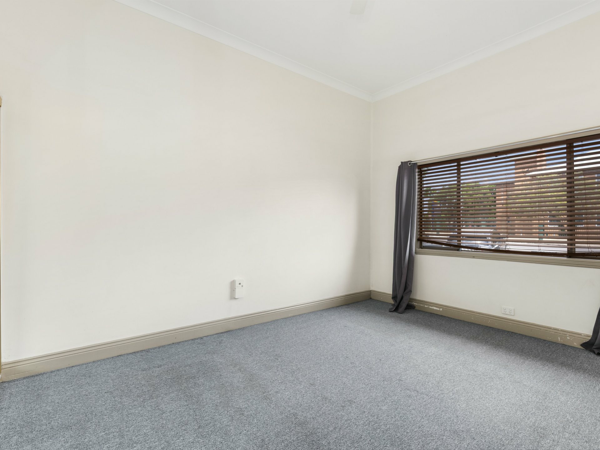 86 Aberdare Road — photo 11 of 15