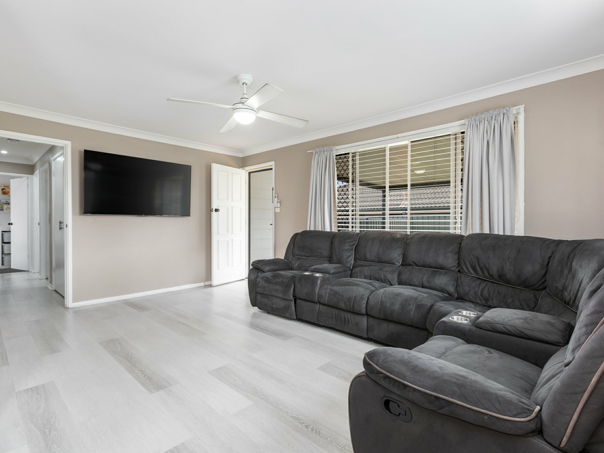 57 Macquarie Ave — photo 3 of 13