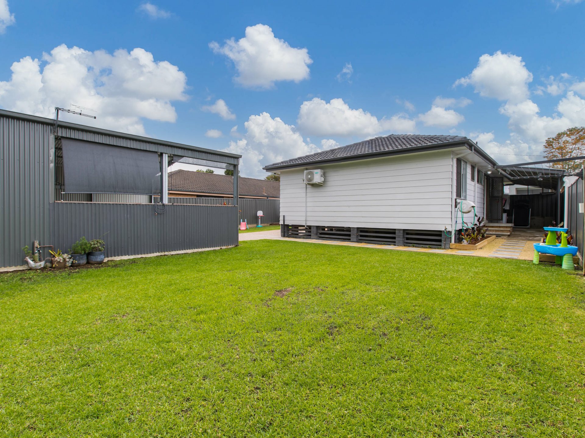 57 Macquarie Ave — photo 11 of 13