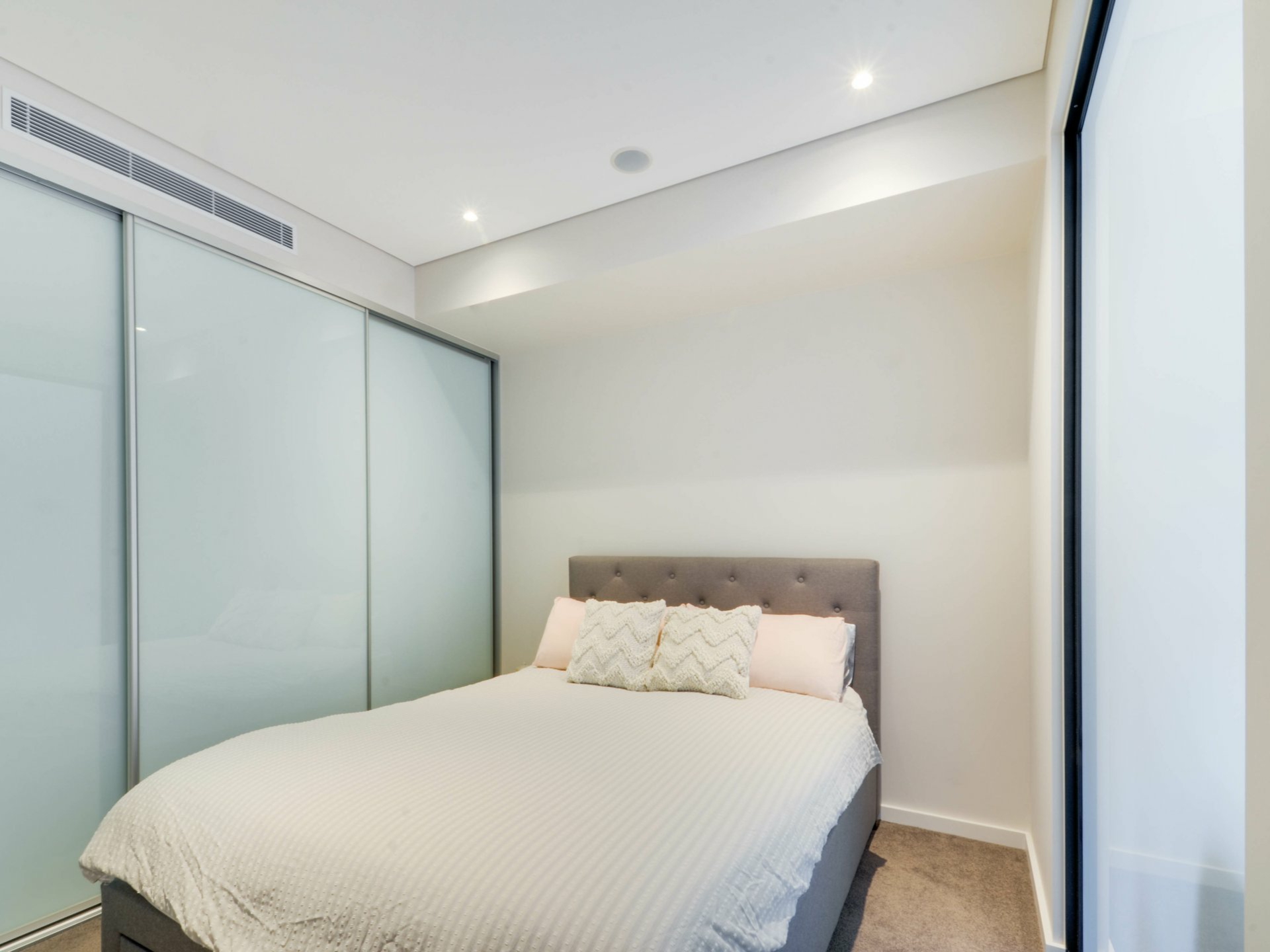 614/2 Waterview Drive, LANE COVE