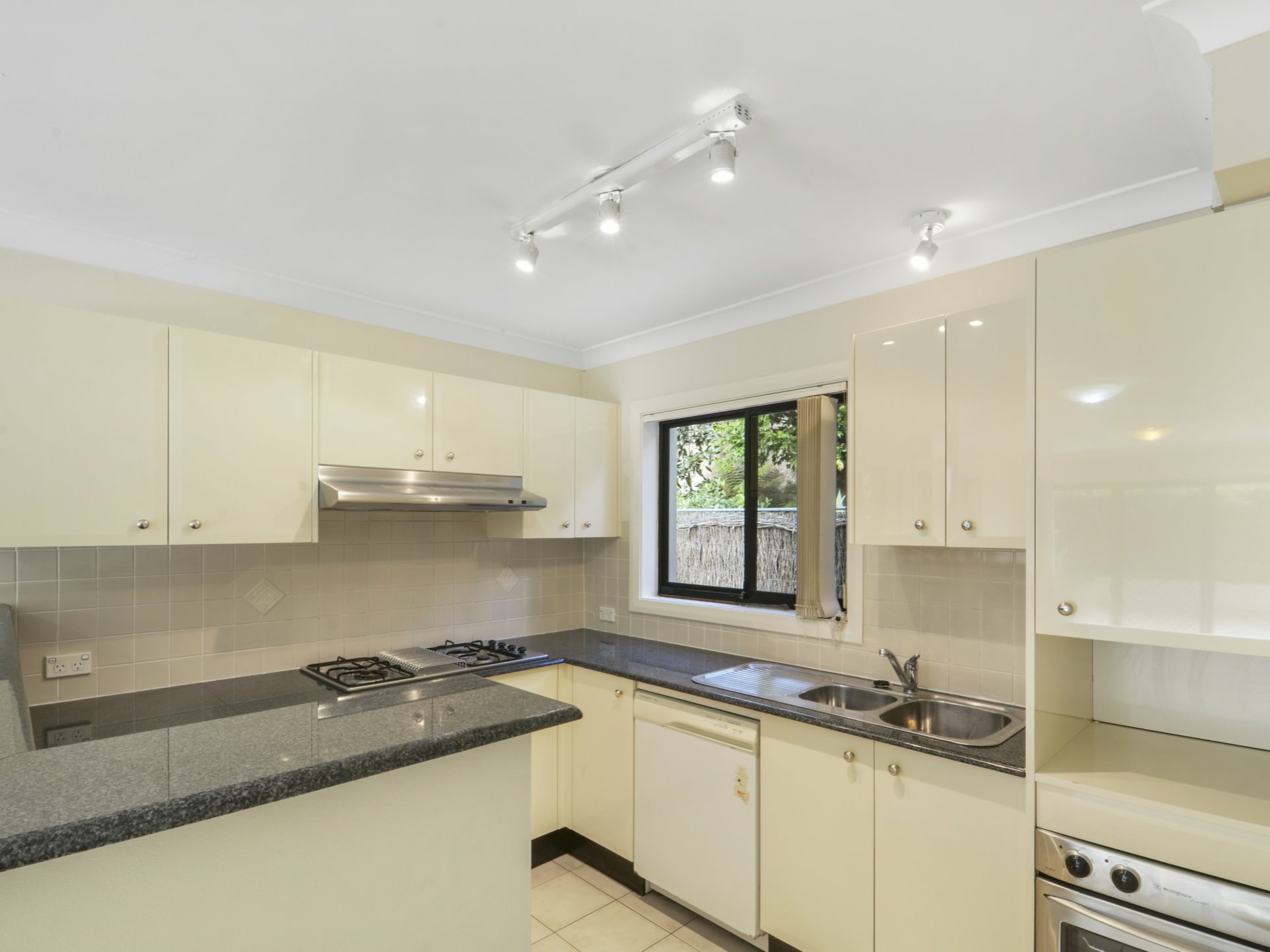 3/2 Taylors Drive, LANE COVE