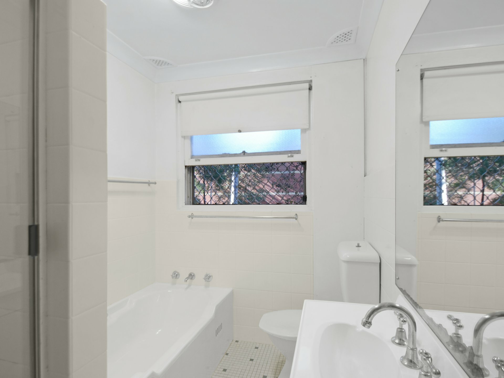 2/2 Tambourine Bay Road, LANE COVE