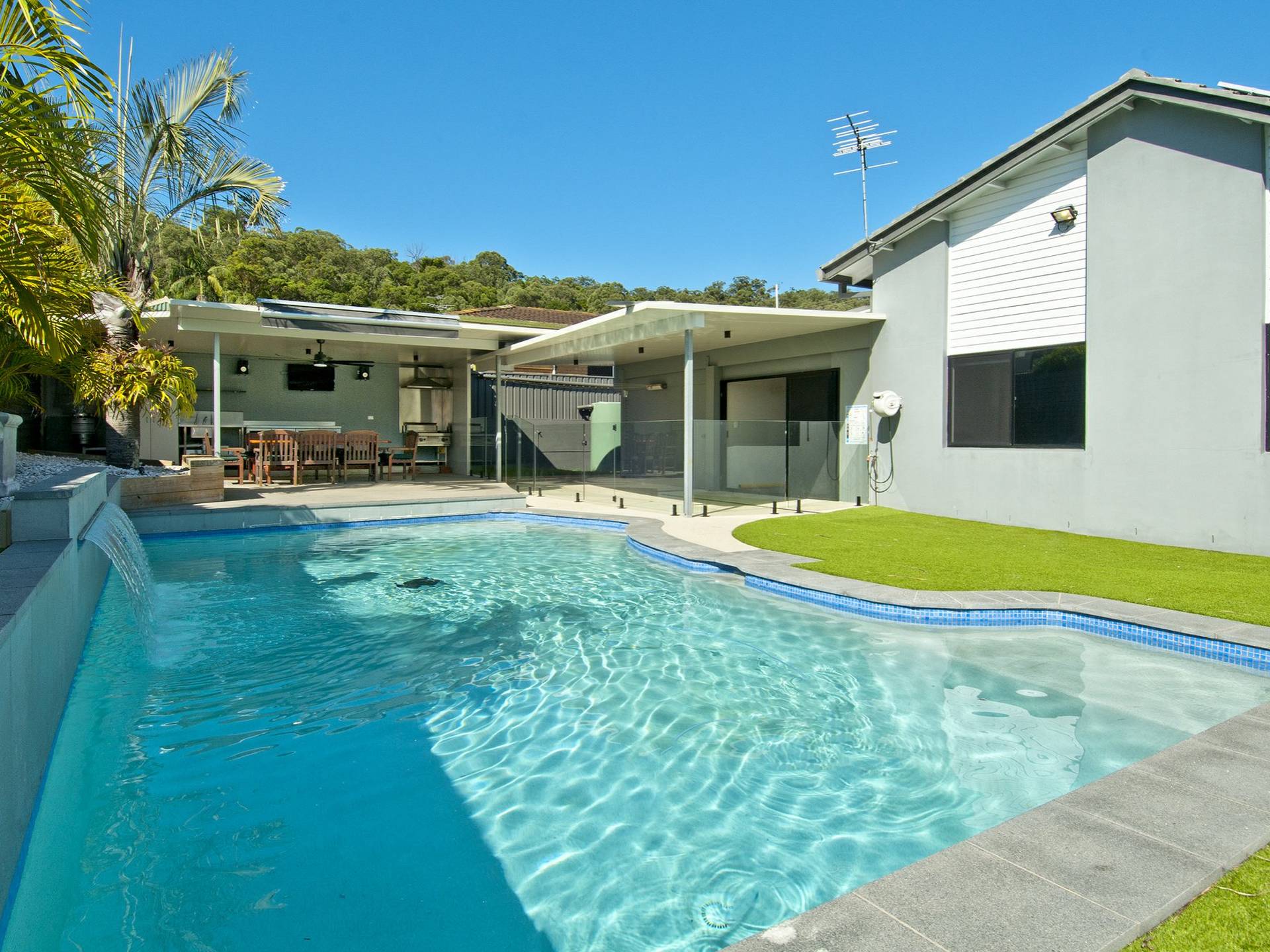 10 Van Dieman Crescent, SPRINGWOOD