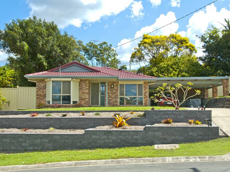 11 Clayton Drive, Edens Landing