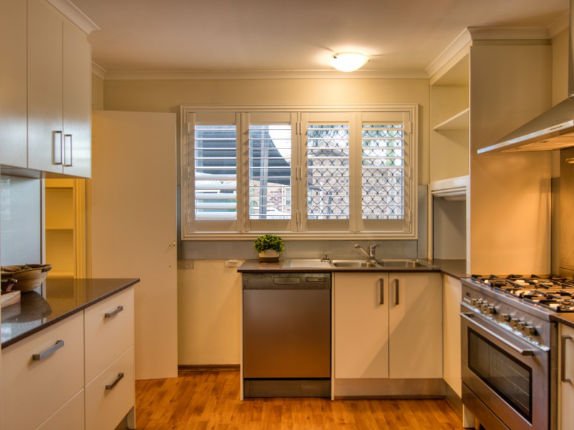 16 Moffatt Place, EDENS LANDING