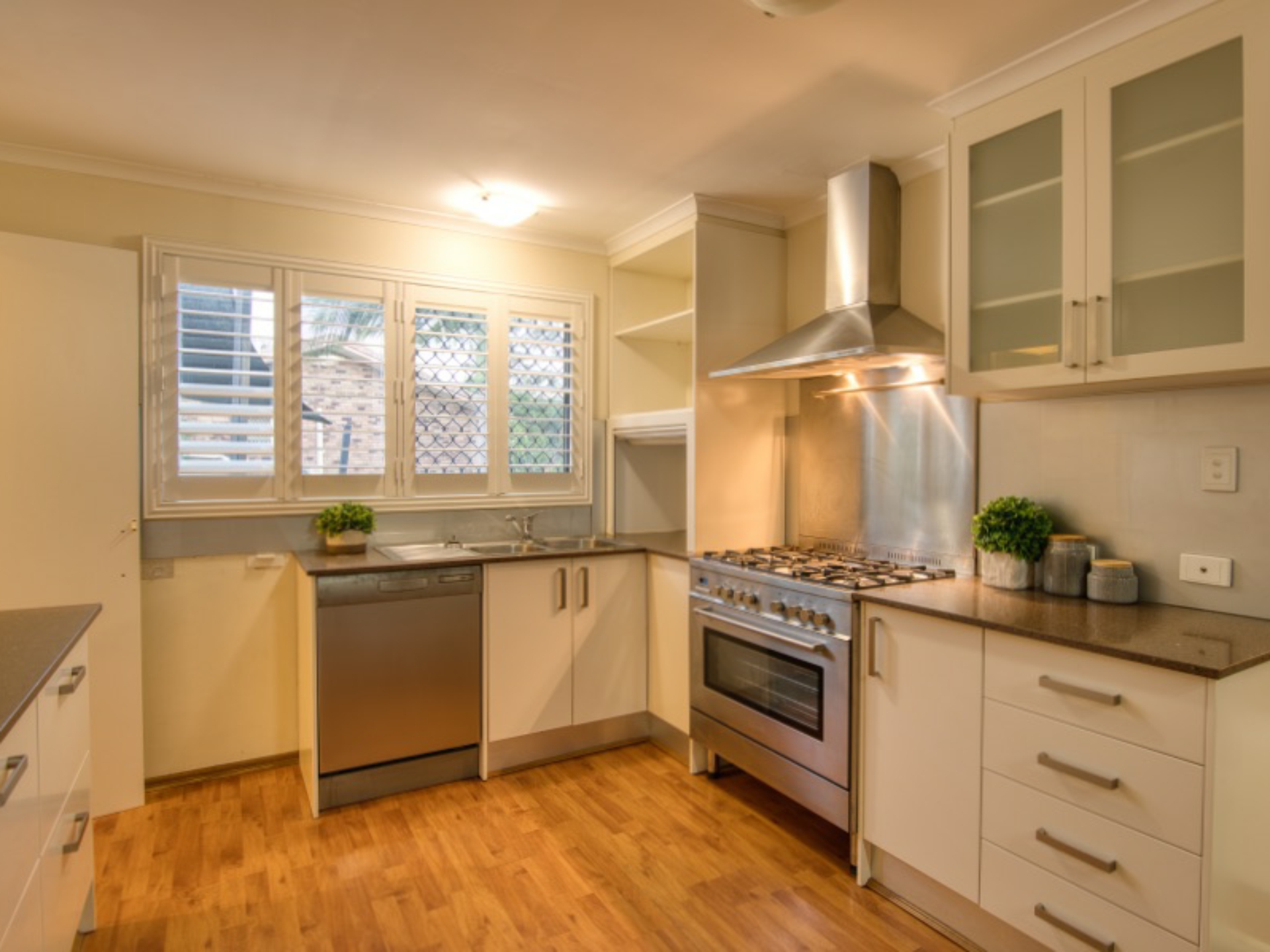 16 Moffatt Place, EDENS LANDING