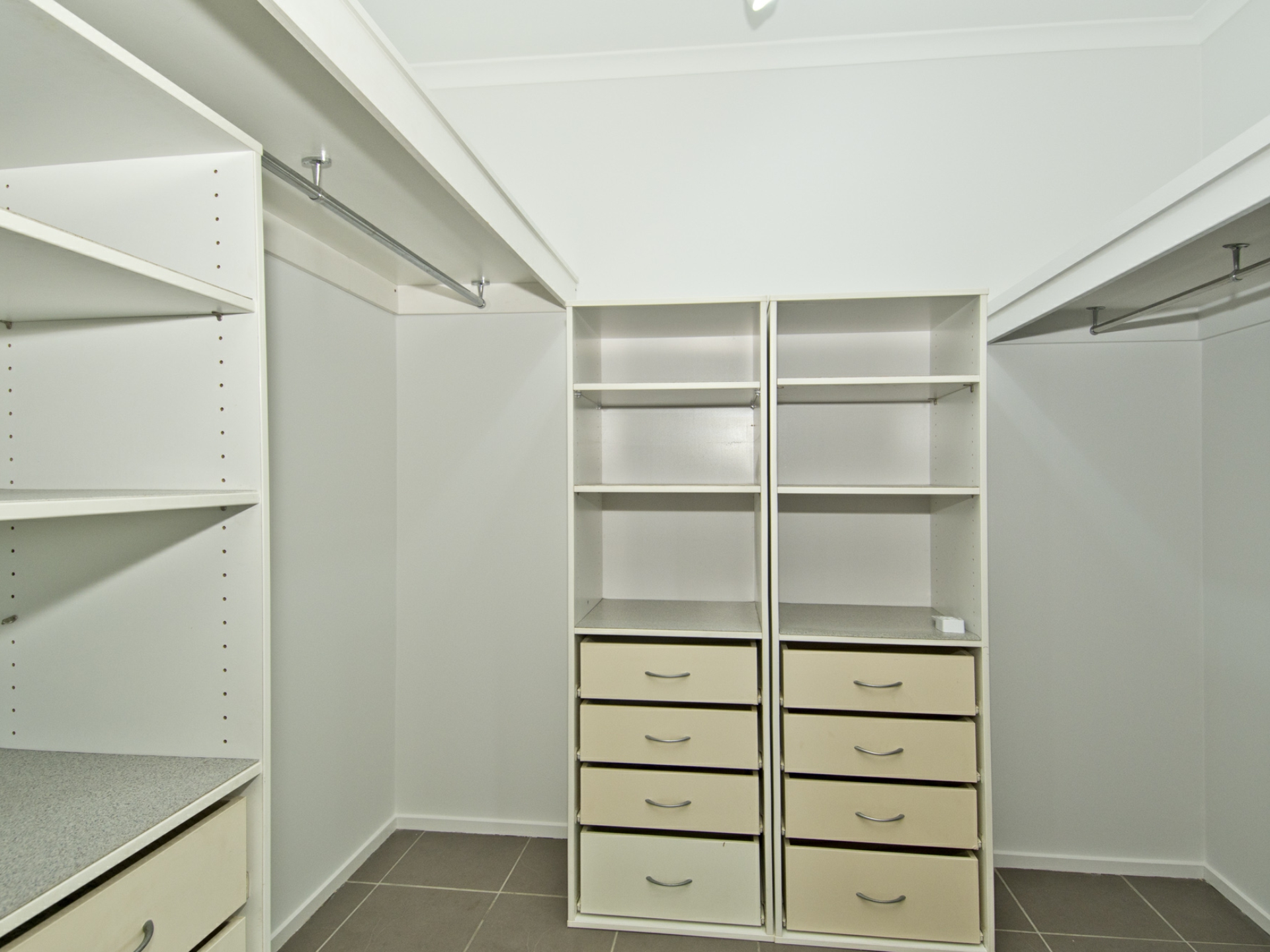 13 Ben Lexcen Court, MOUNT WARREN PARK