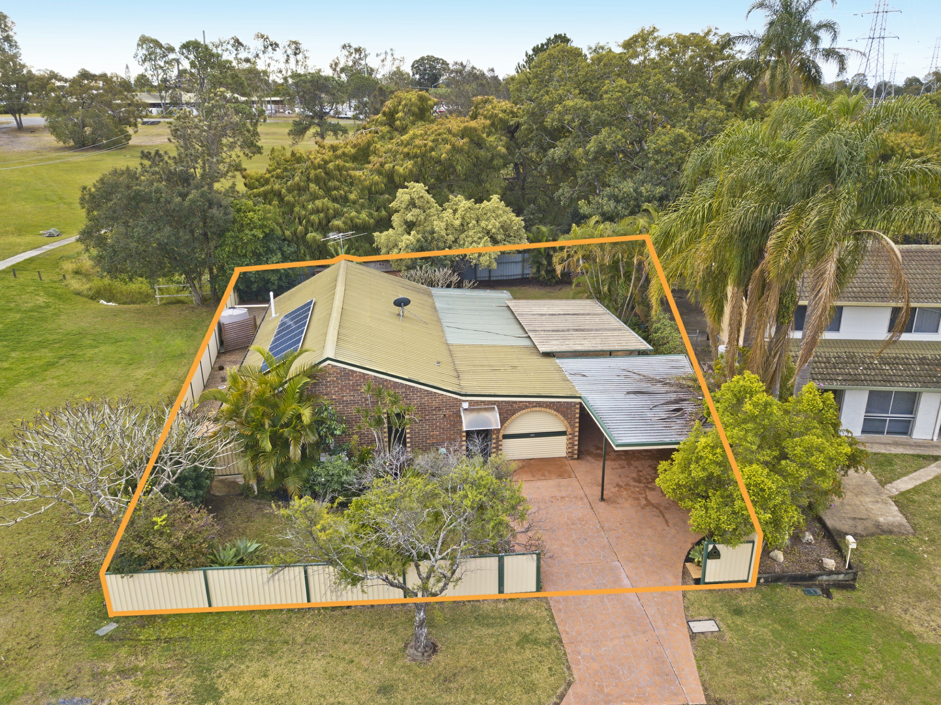 15 Yorkshire Crescent, MOUNT WARREN PARK