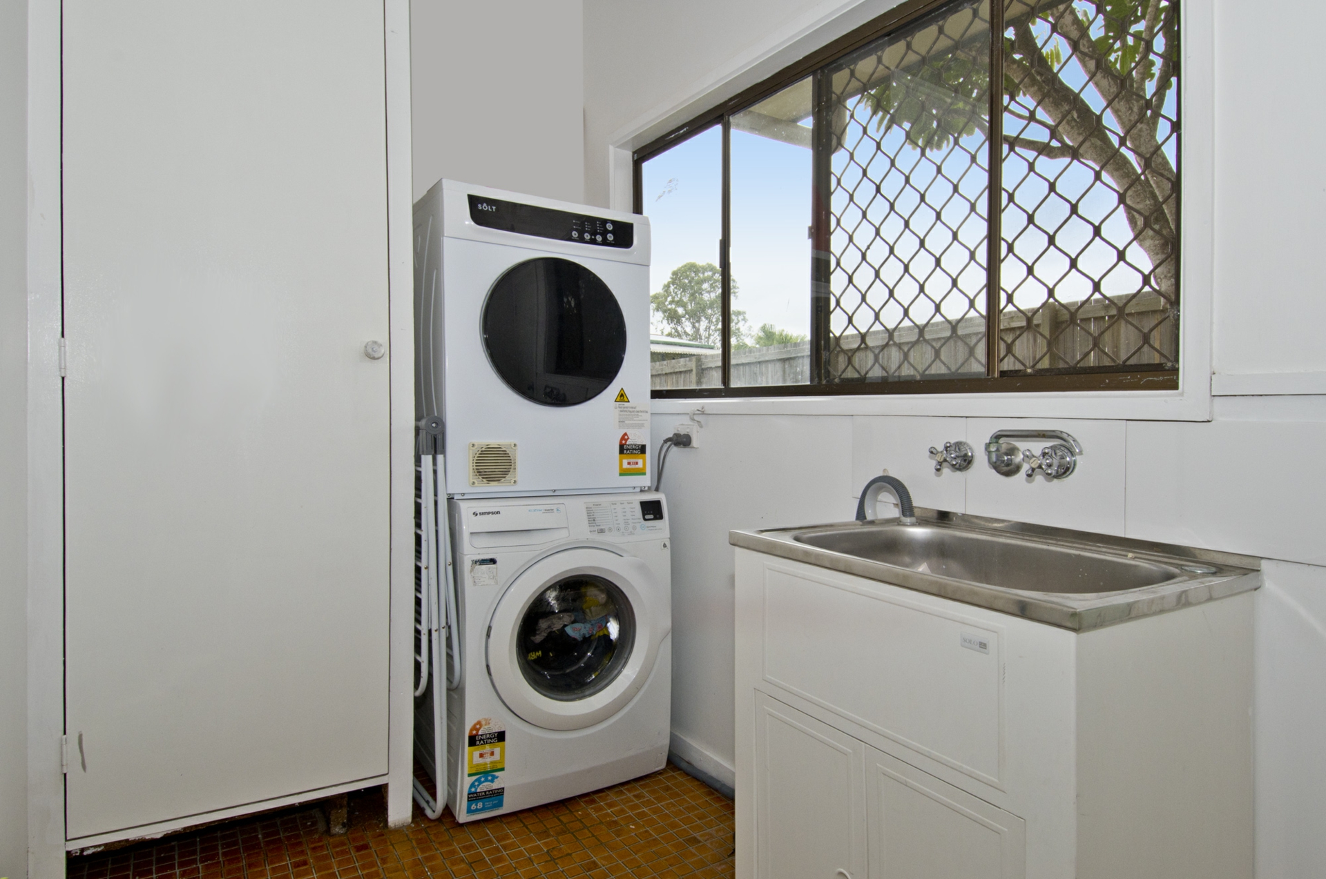 27 Aragon Street, BEENLEIGH