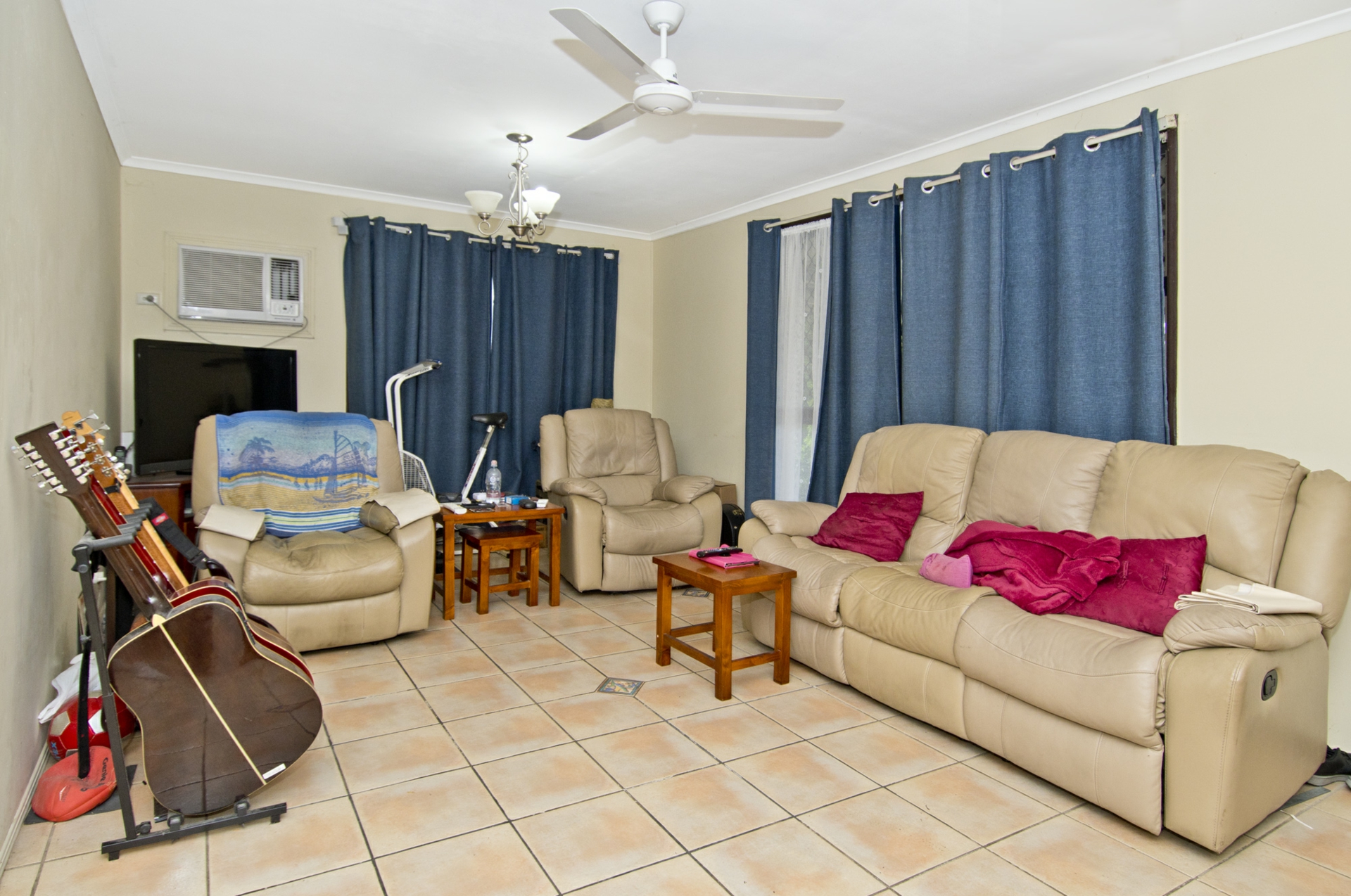 12 Mitre Street, HOLMVIEW