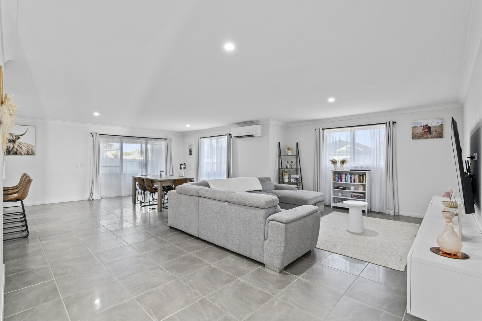 1 Mikaella Way, LOGAN RESERVE