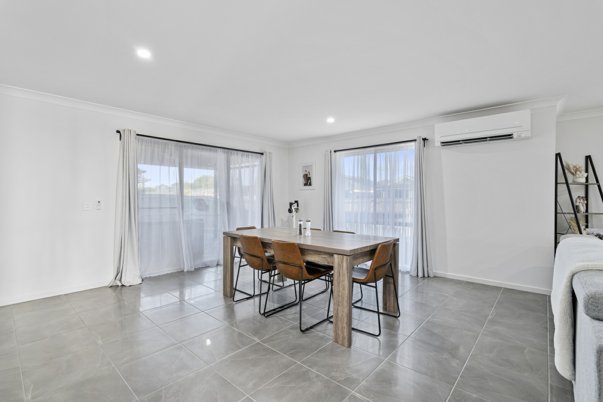 1 Mikaella Way, LOGAN RESERVE
