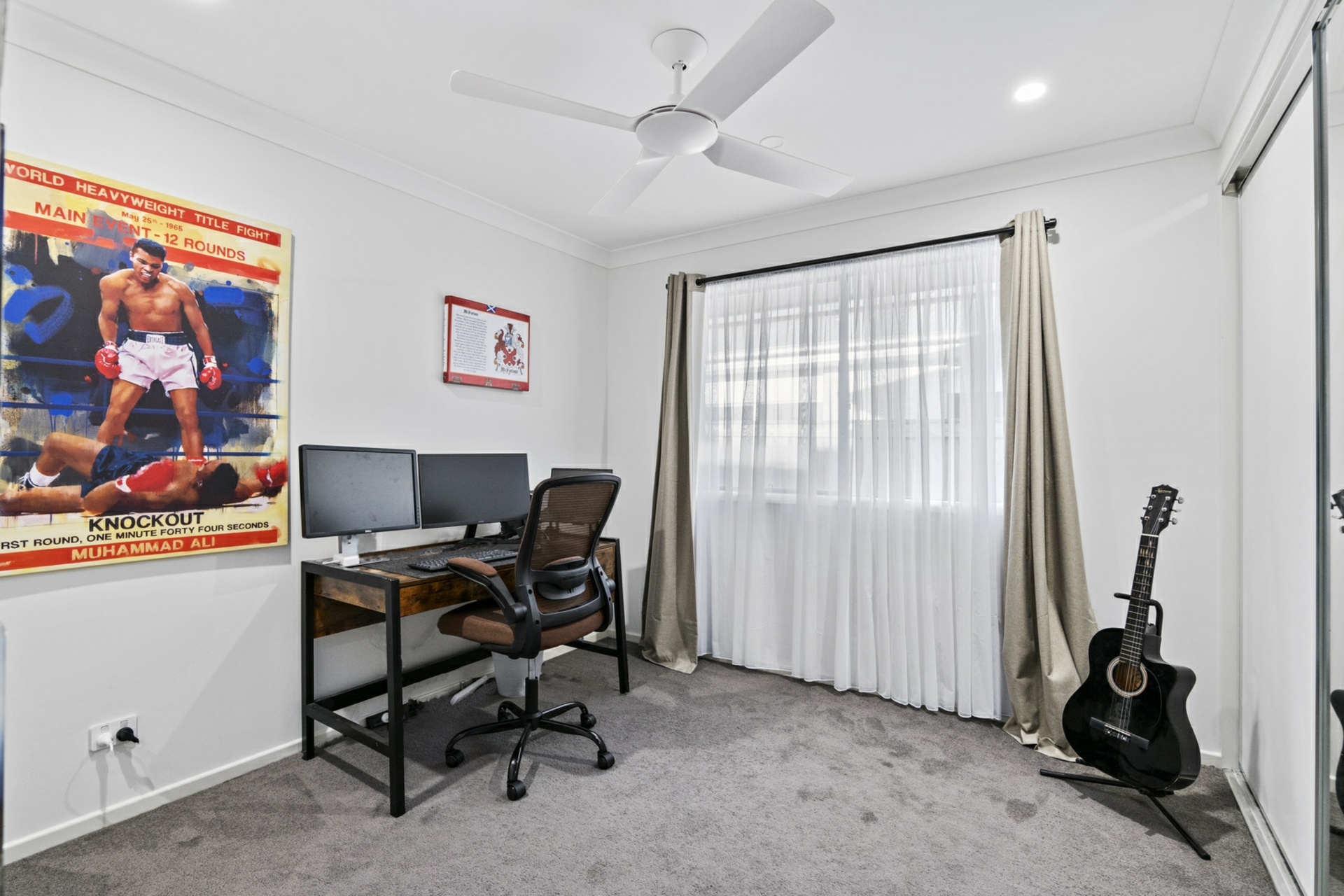 1 Mikaella Way, LOGAN RESERVE