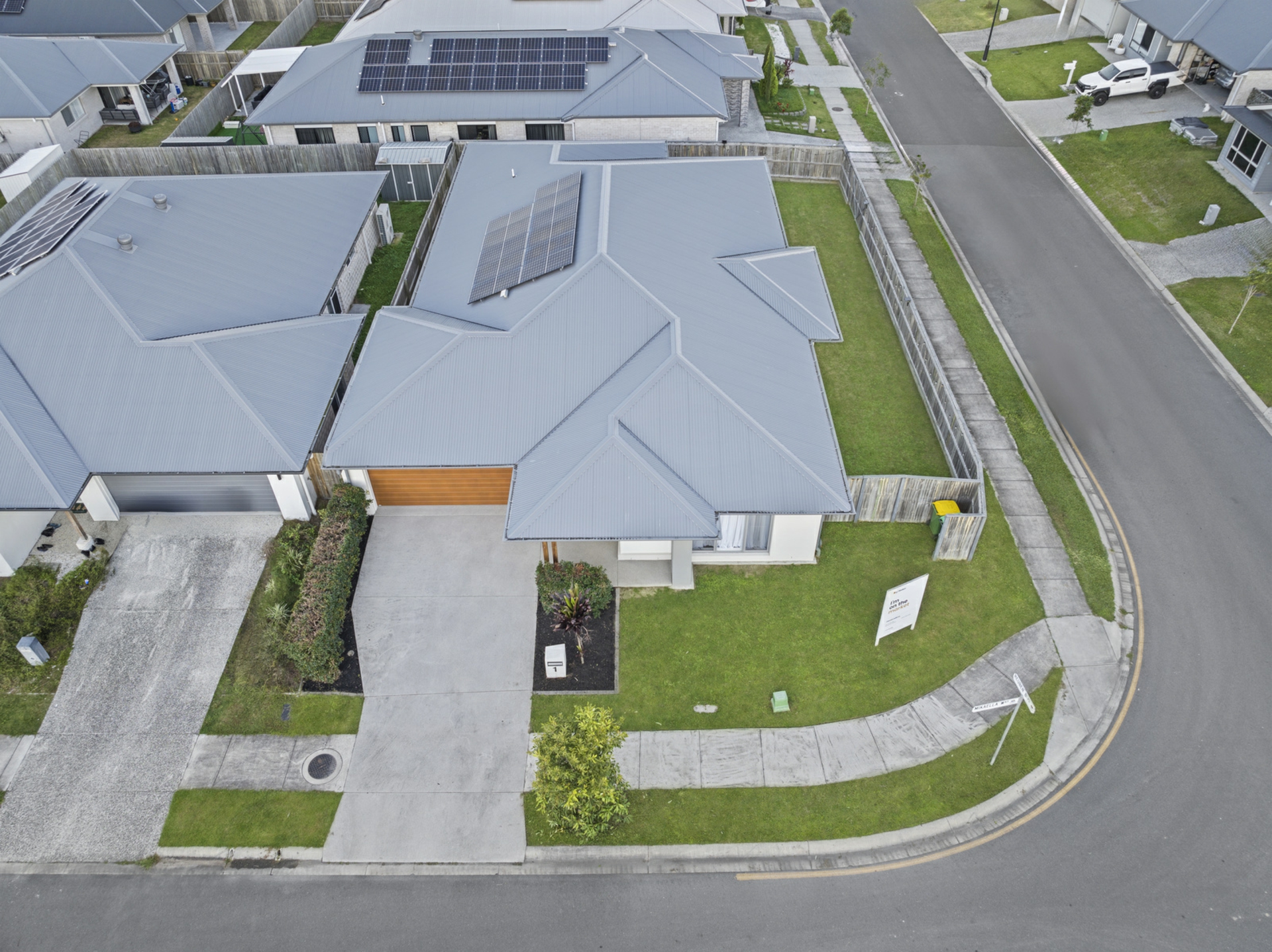 1 Mikaella Way, LOGAN RESERVE