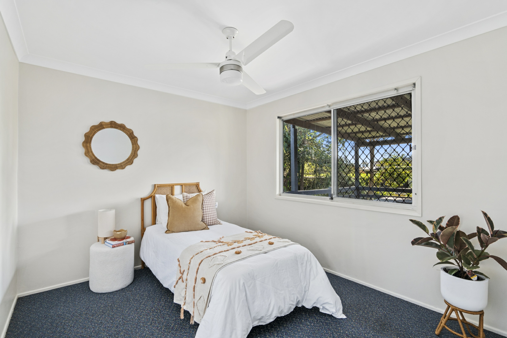 11 Shirley Street, EAGLEBY