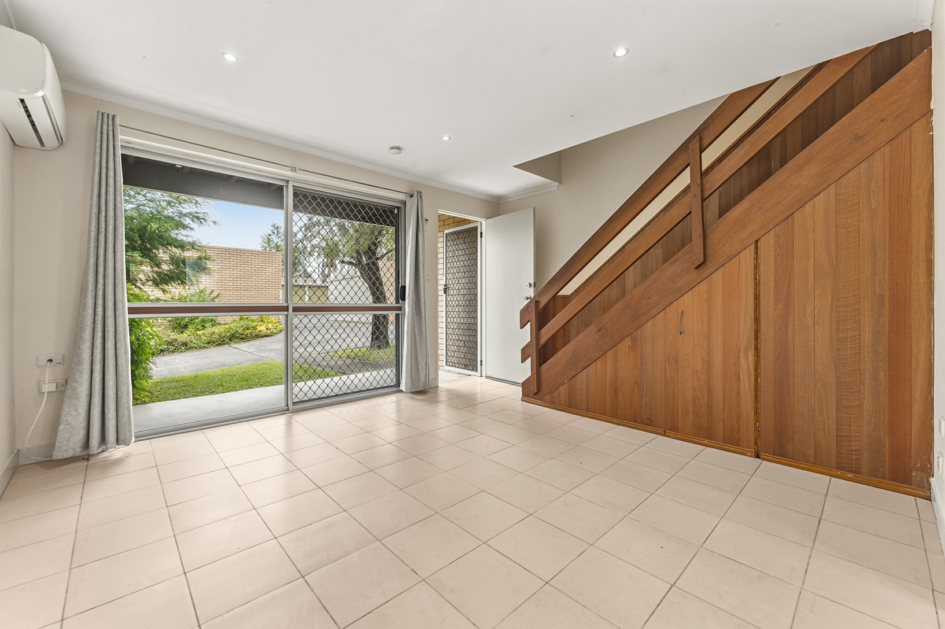 7/90 Milne Street — photo 6 of 17