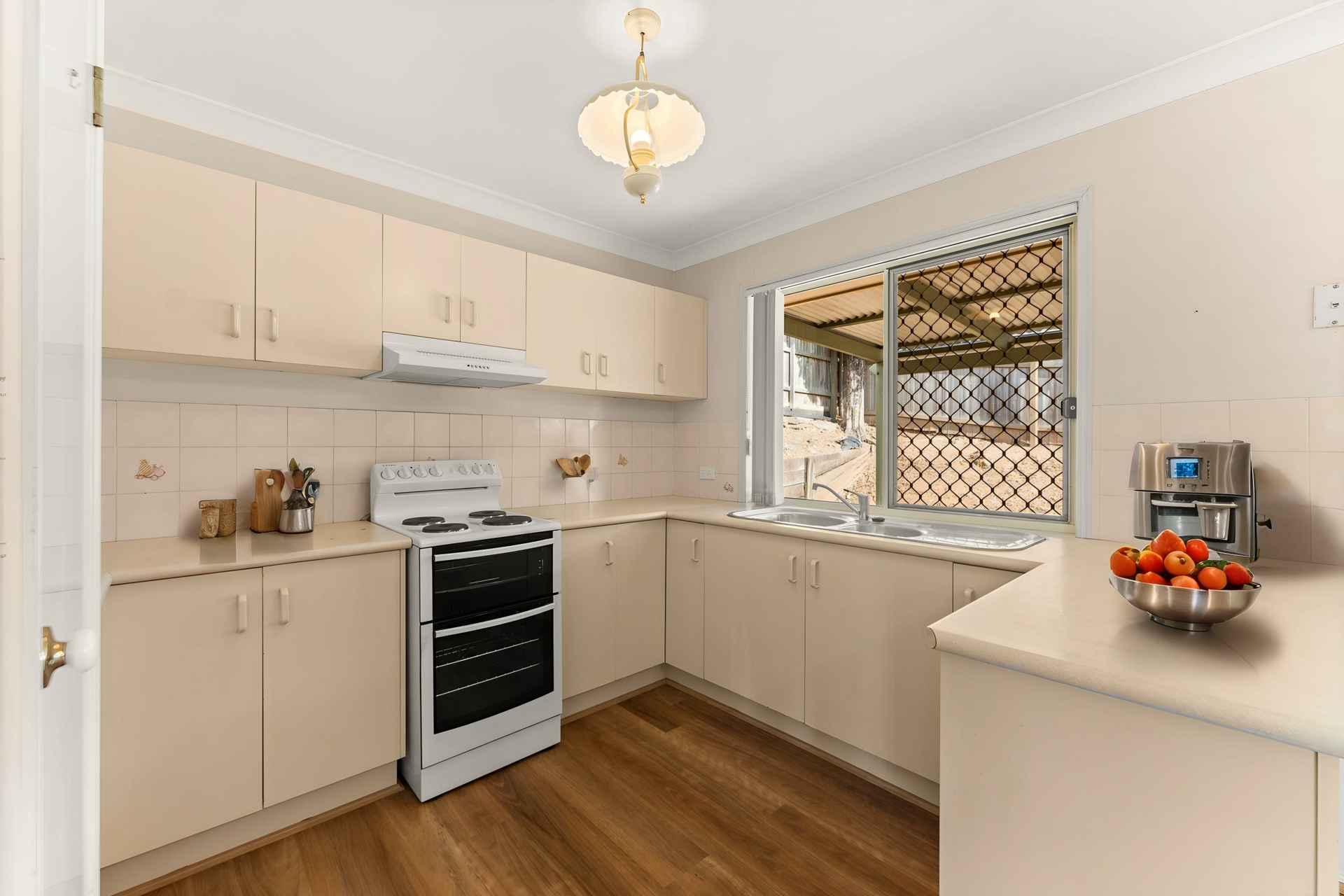 40 Grove Road — photo 4 of 17