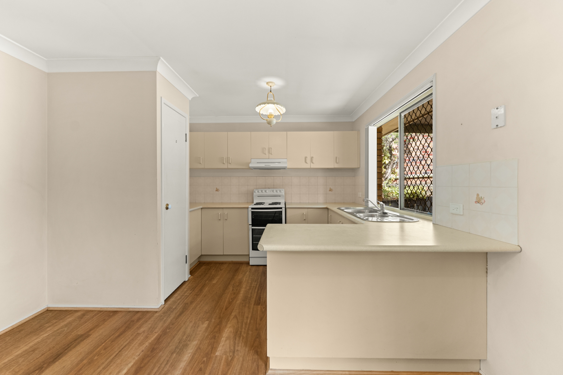 40 Grove Road — photo 5 of 17
