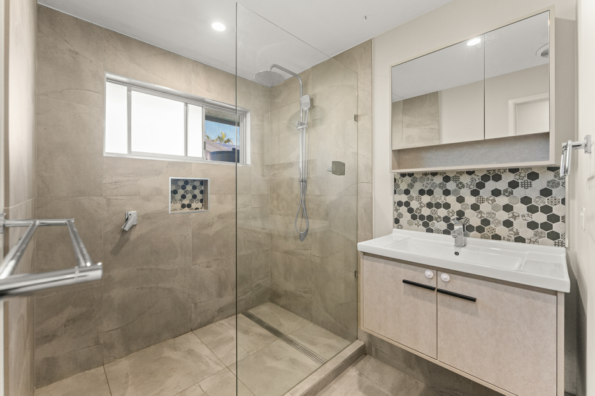 18 Carlyon Street — photo 12 of 23