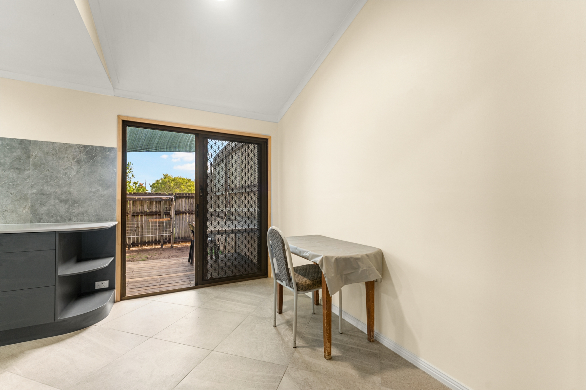 4/7 Albert Street — photo 11 of 23