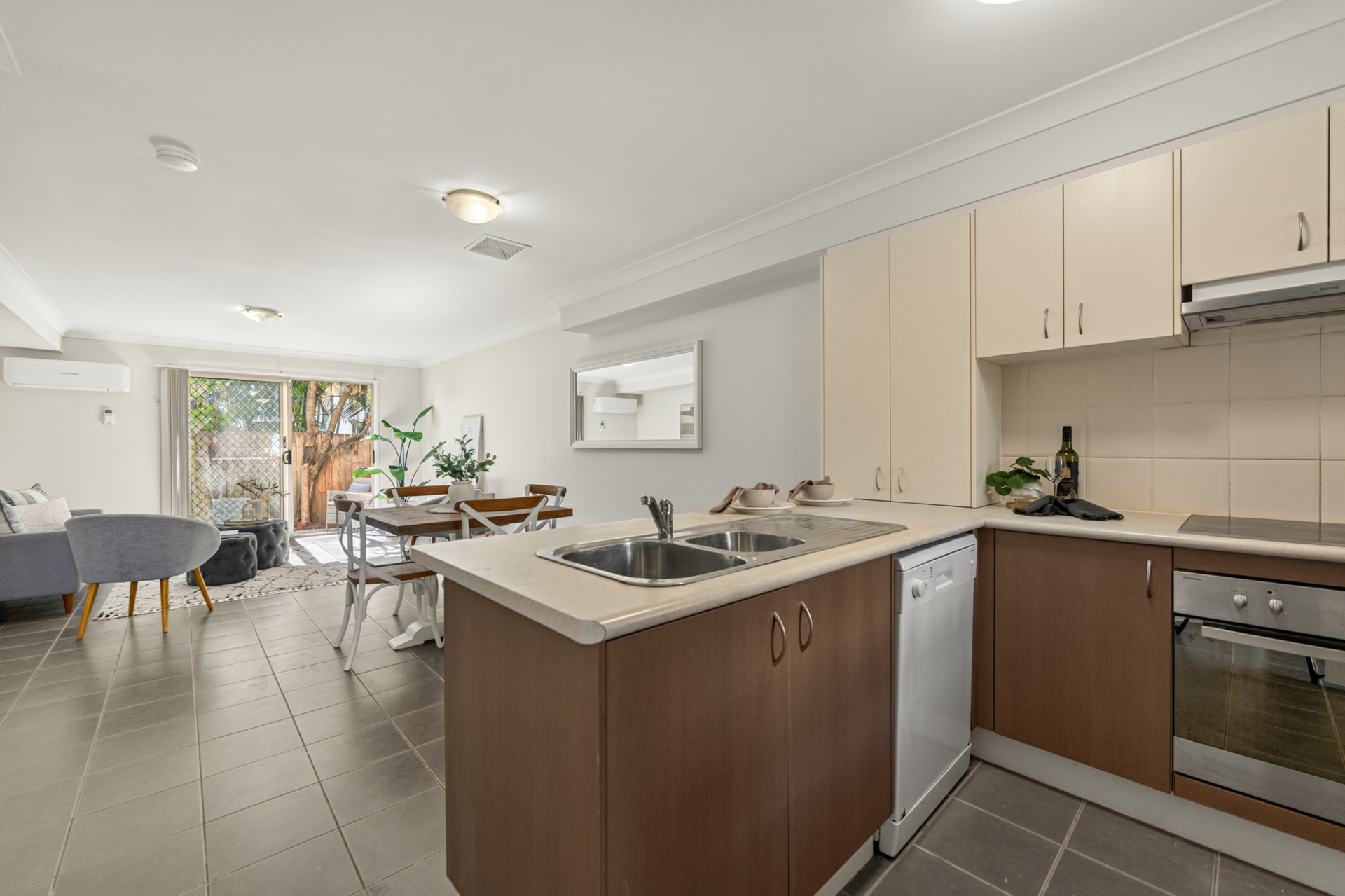 28/154 River Hills Road — photo 9 of 27