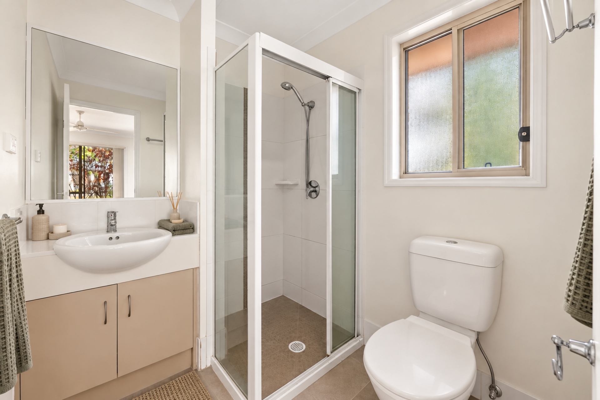 35 Yolla Street — photo 6 of 20