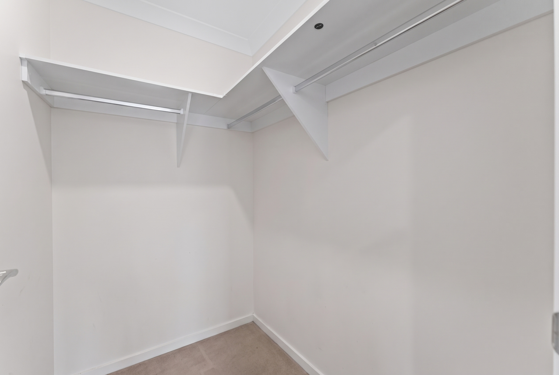 255 Tallagandra Road — photo 10 of 17