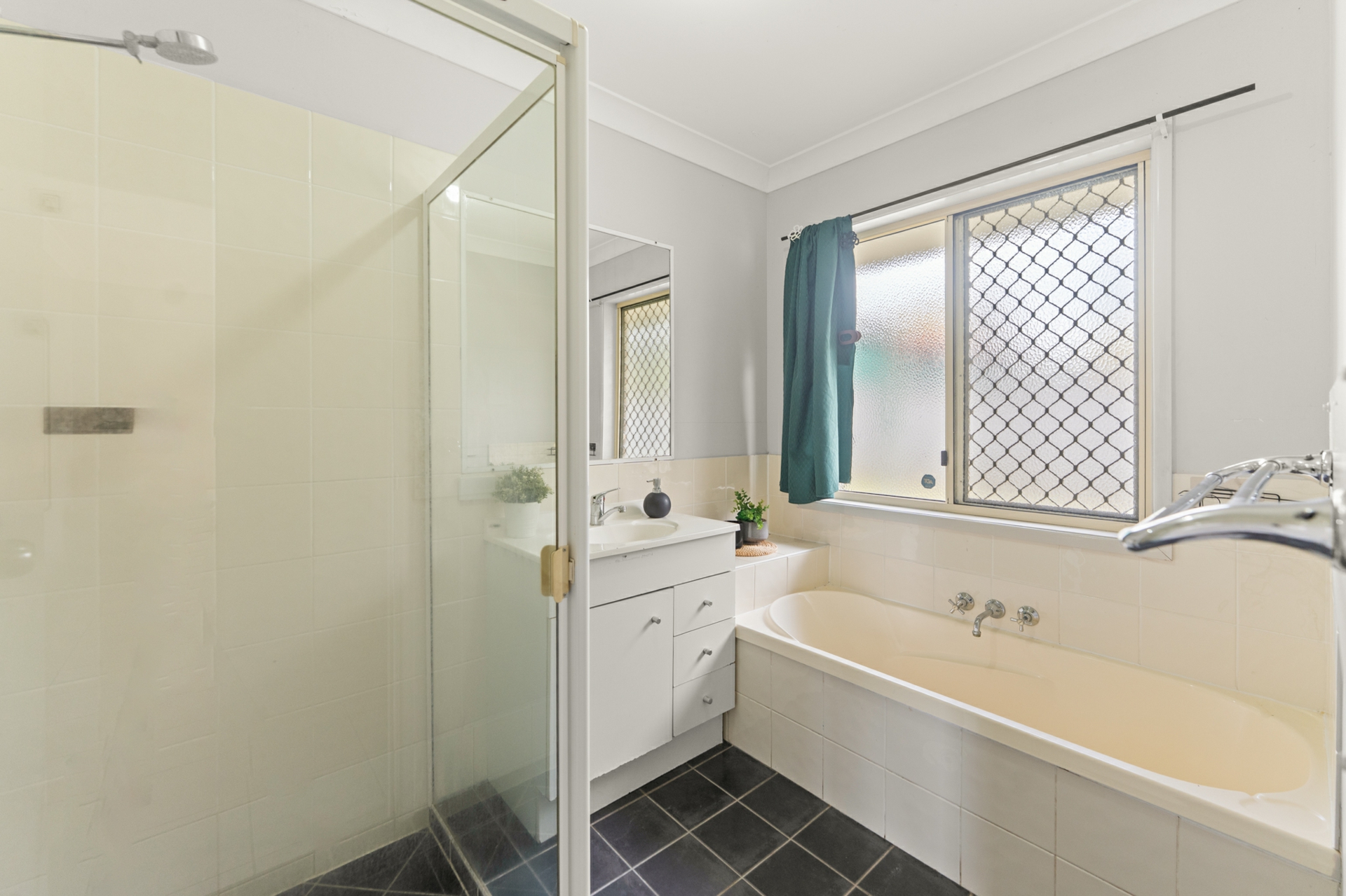 207 Logan Street — photo 15 of 27
