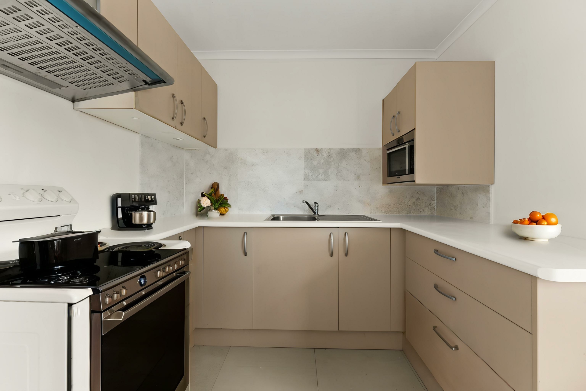 34/17-25 Linning Street — photo 3 of 15