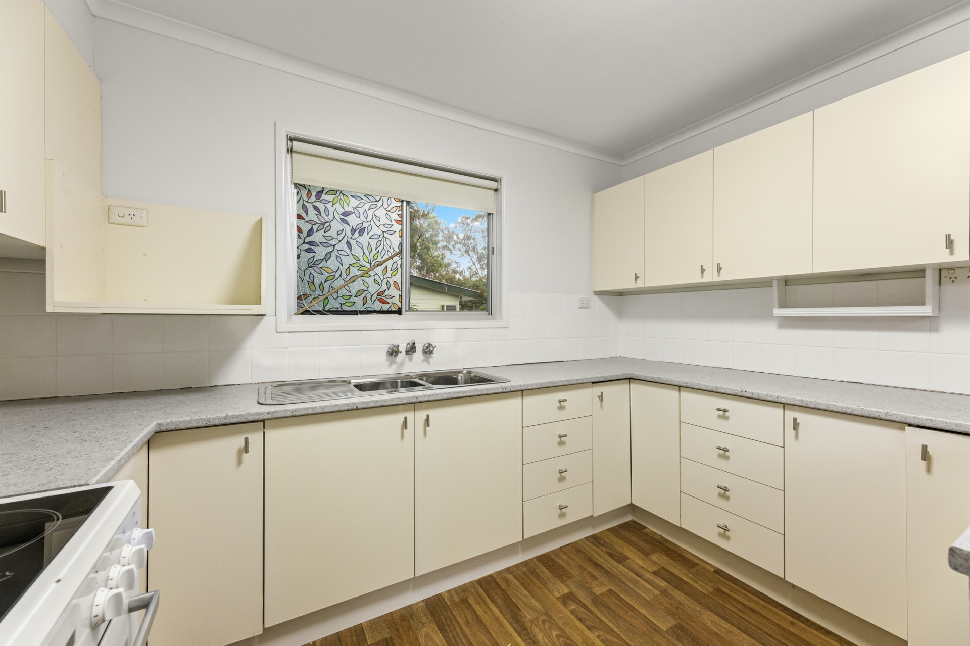 74 Tweedvale Street — photo 3 of 18