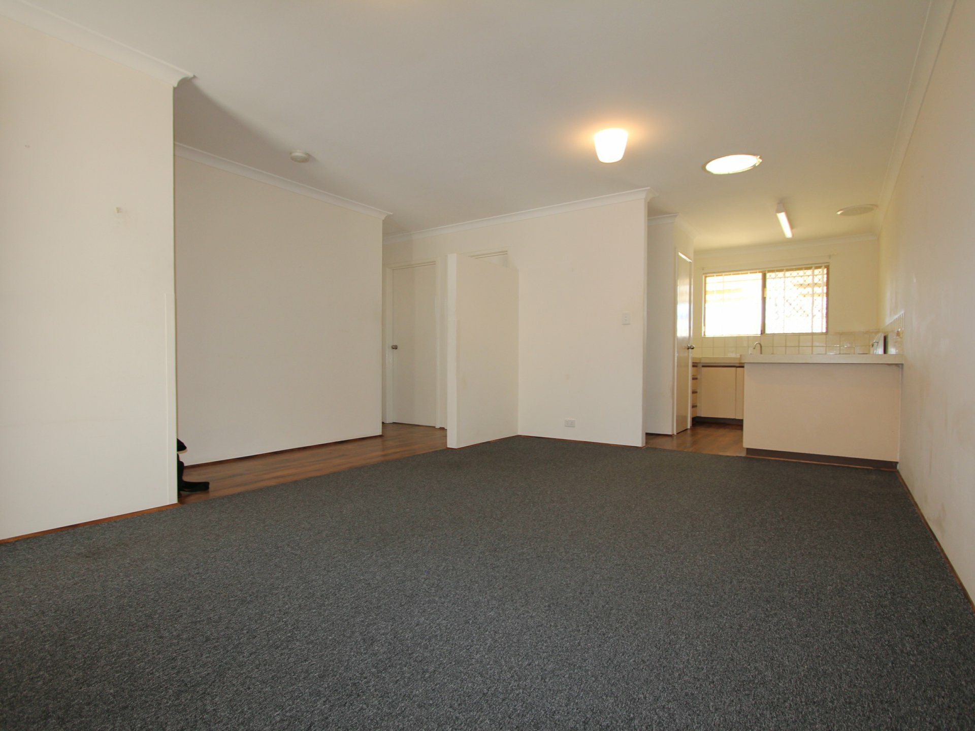 8/9 Louise Street, ROCKINGHAM