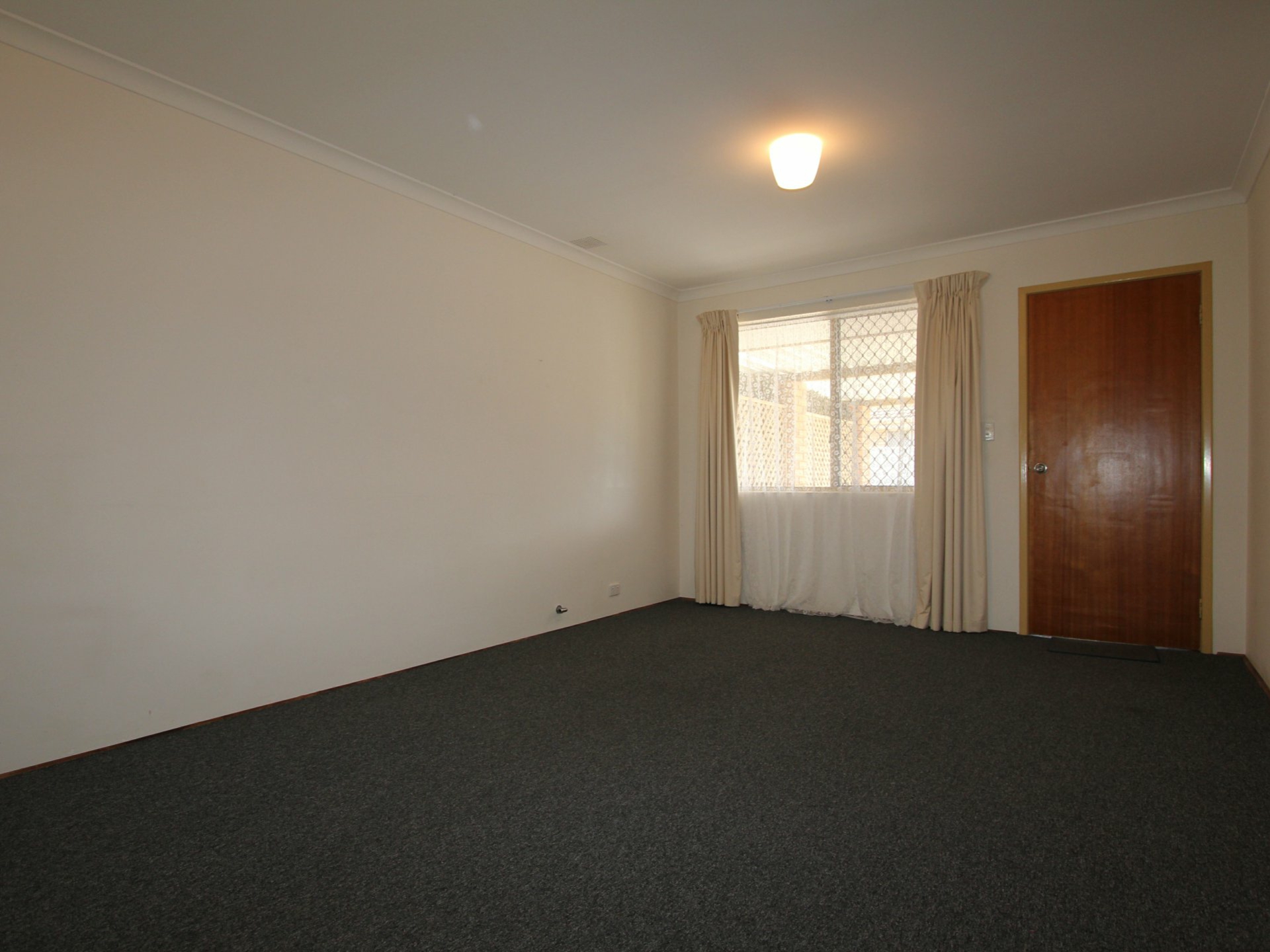 8/9 Louise Street, ROCKINGHAM