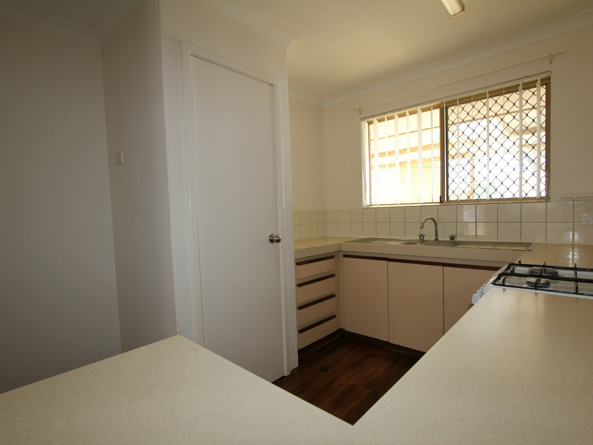 8/9 Louise Street, ROCKINGHAM