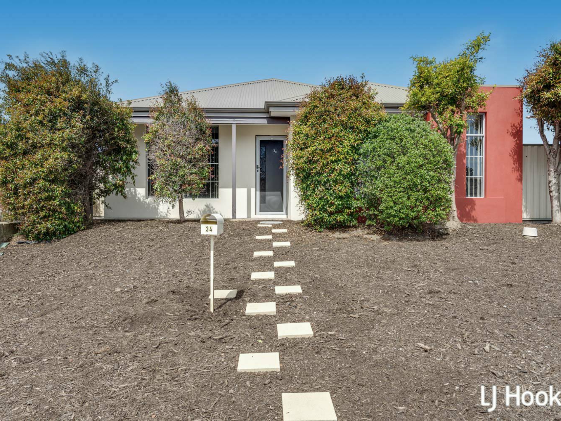 34 Wanstead Vista, Bertram