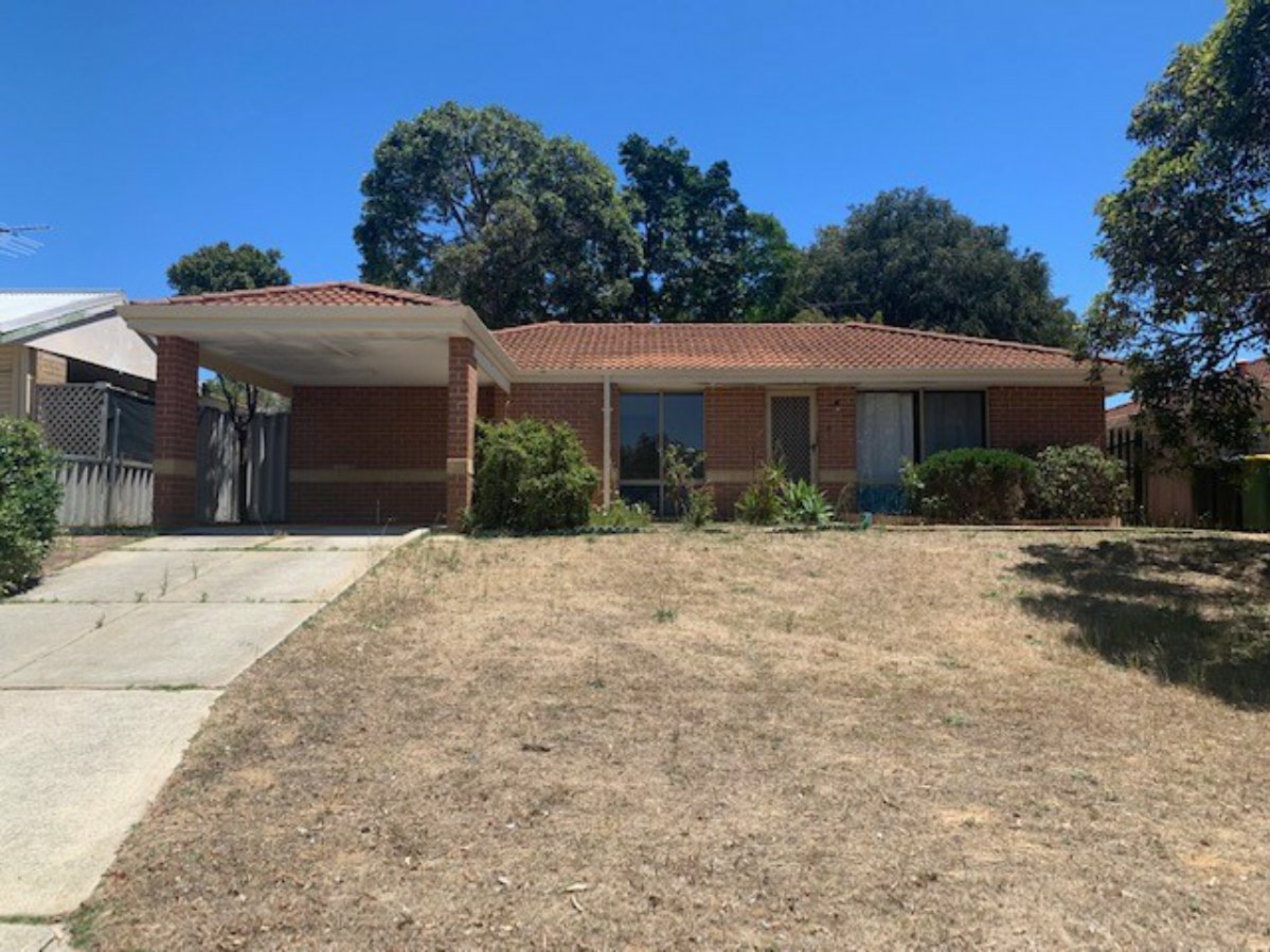 6 Prockter Gardens, Leda